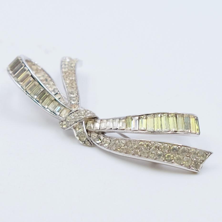 trifari rhinestone brooch