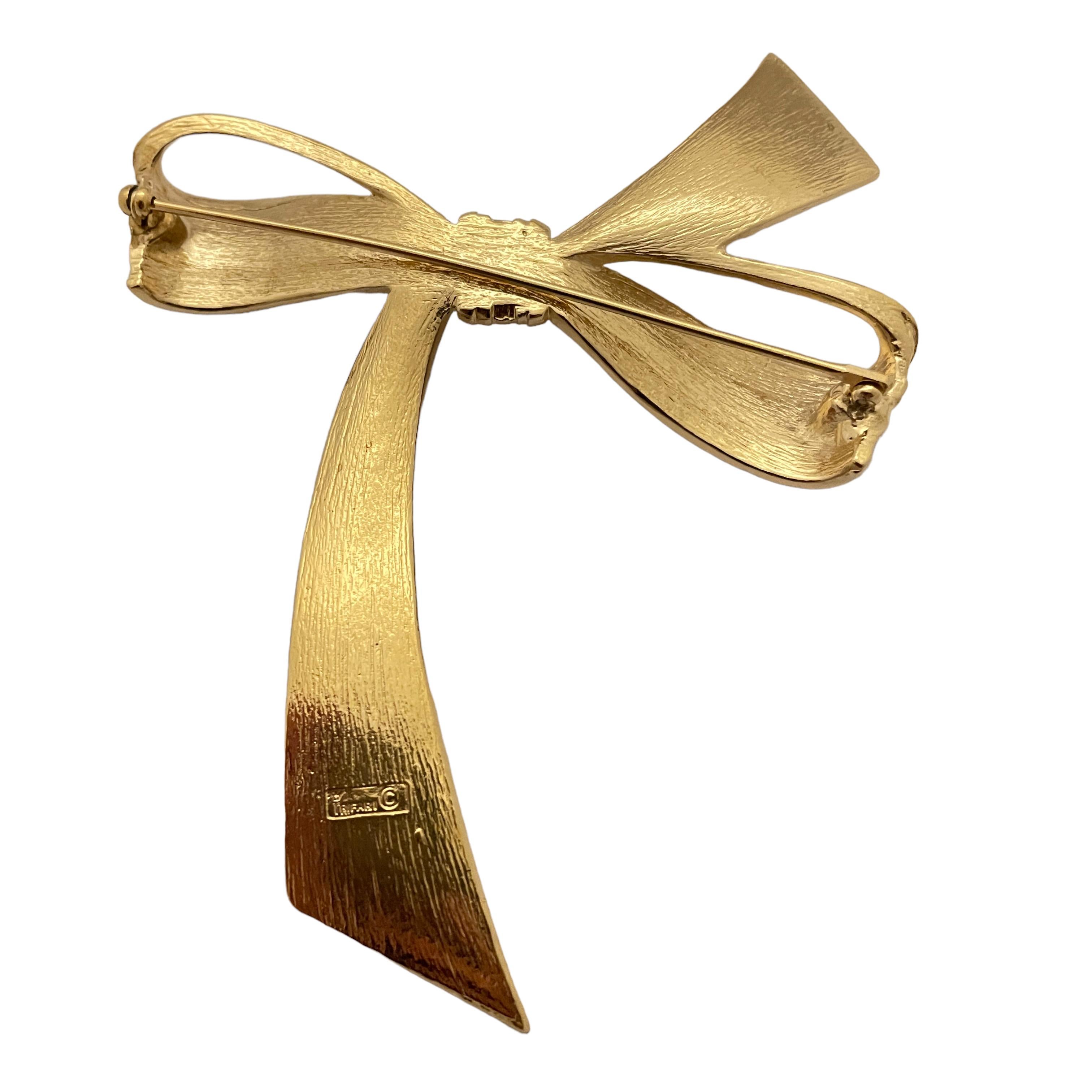 trifari bow brooch