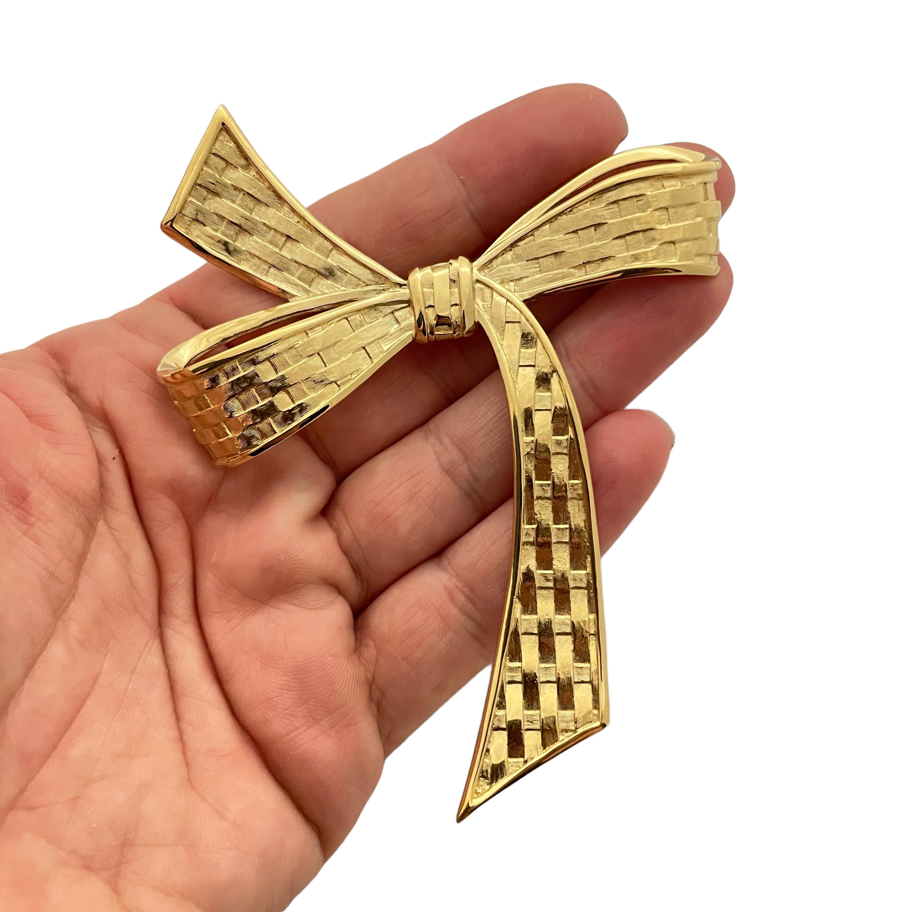 Women's or Men's Vintage TRIFARI bow gold designer runway brooch