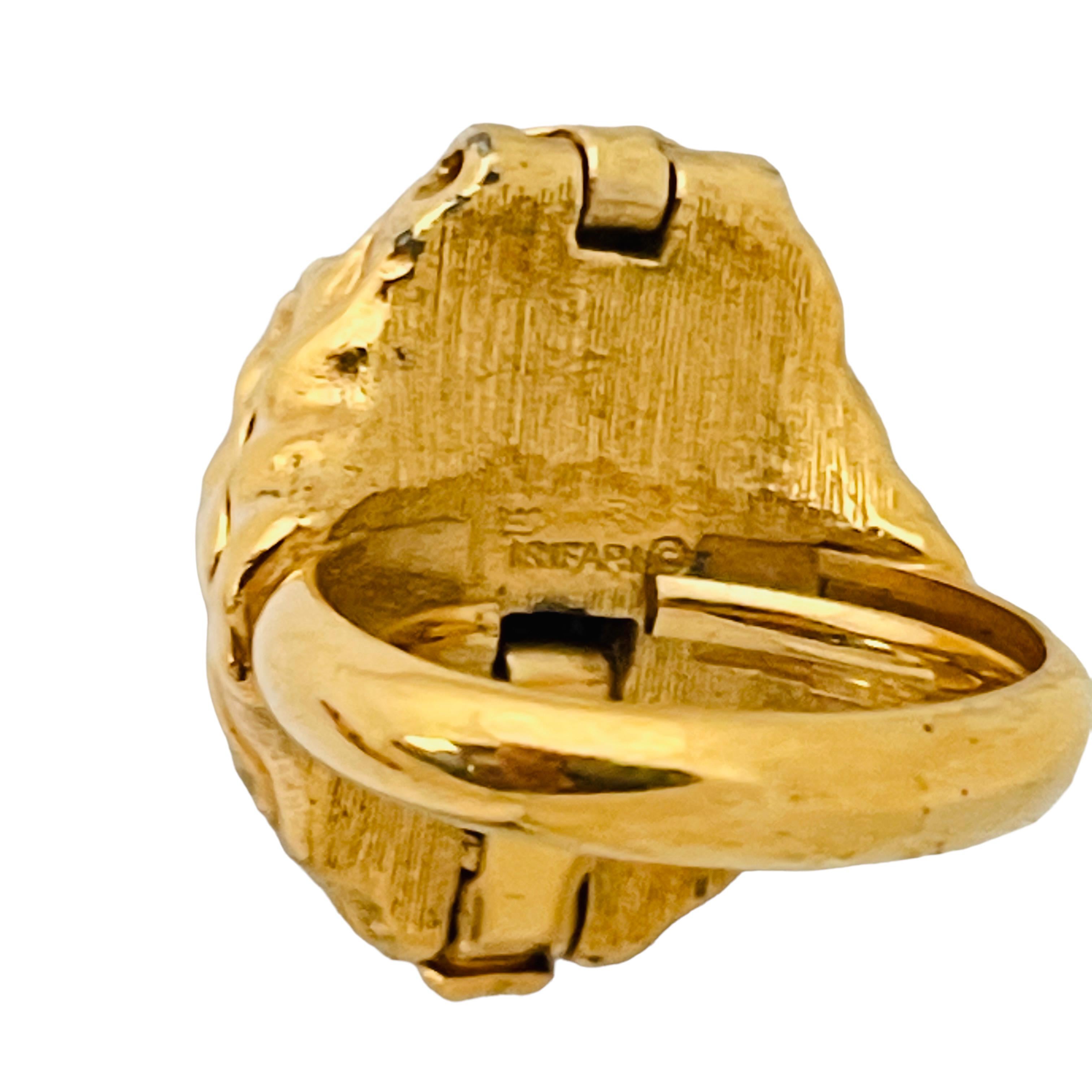  Bague de créateur vintage TRIFARI en forme de couronne en or et pierre rouge en cage Unisexe 