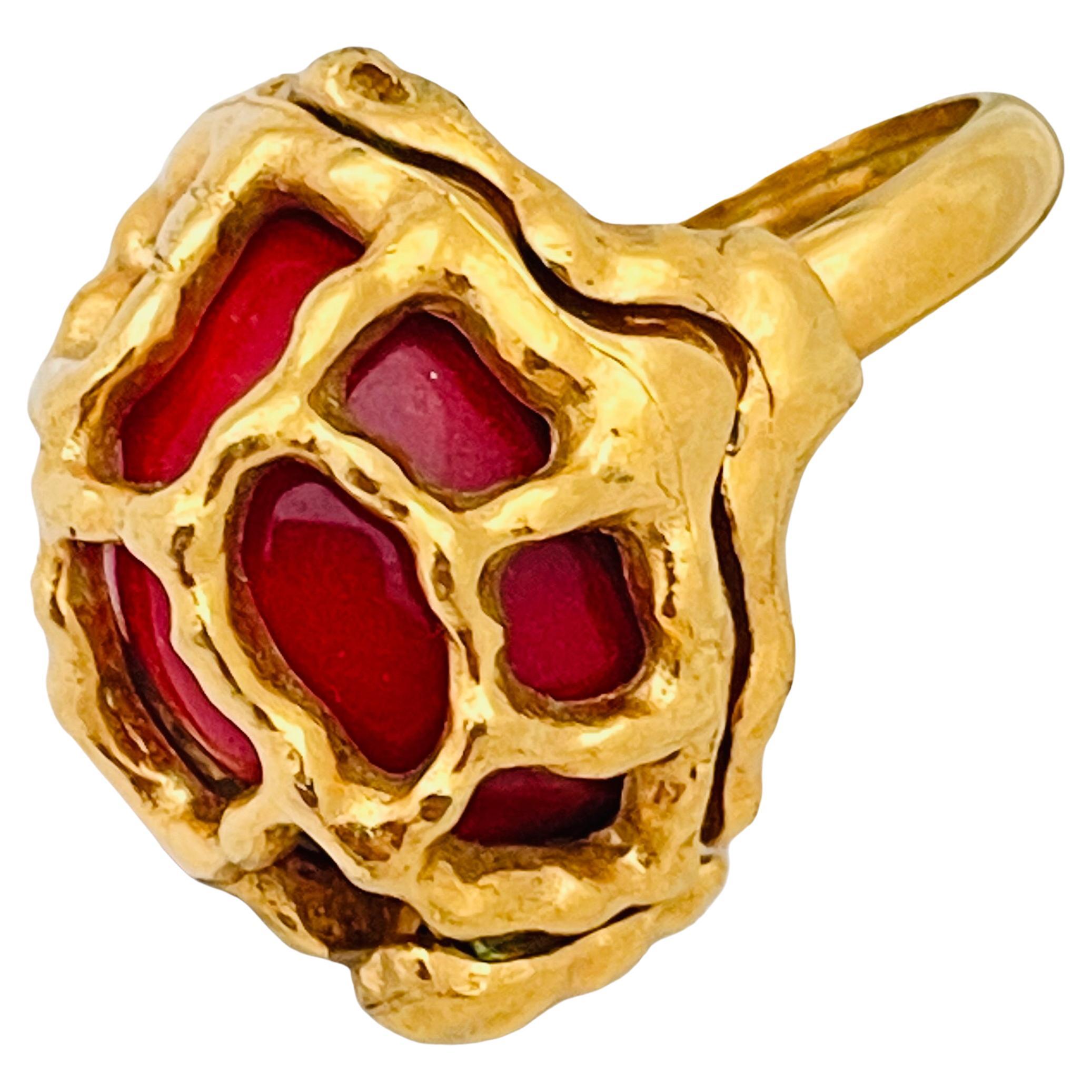 Bague de créateur vintage TRIFARI en forme de couronne en or et pierre rouge en cage