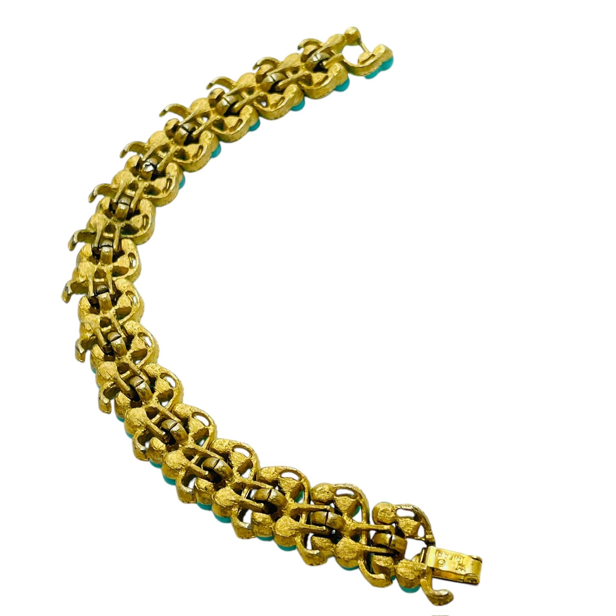 Vintage TRIFARI crown gold tone faux turquoise designer bracelet In Good Condition For Sale In Palos Hills, IL