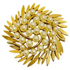 Vintage TRIFARI crown gold tone pearls designer brooch