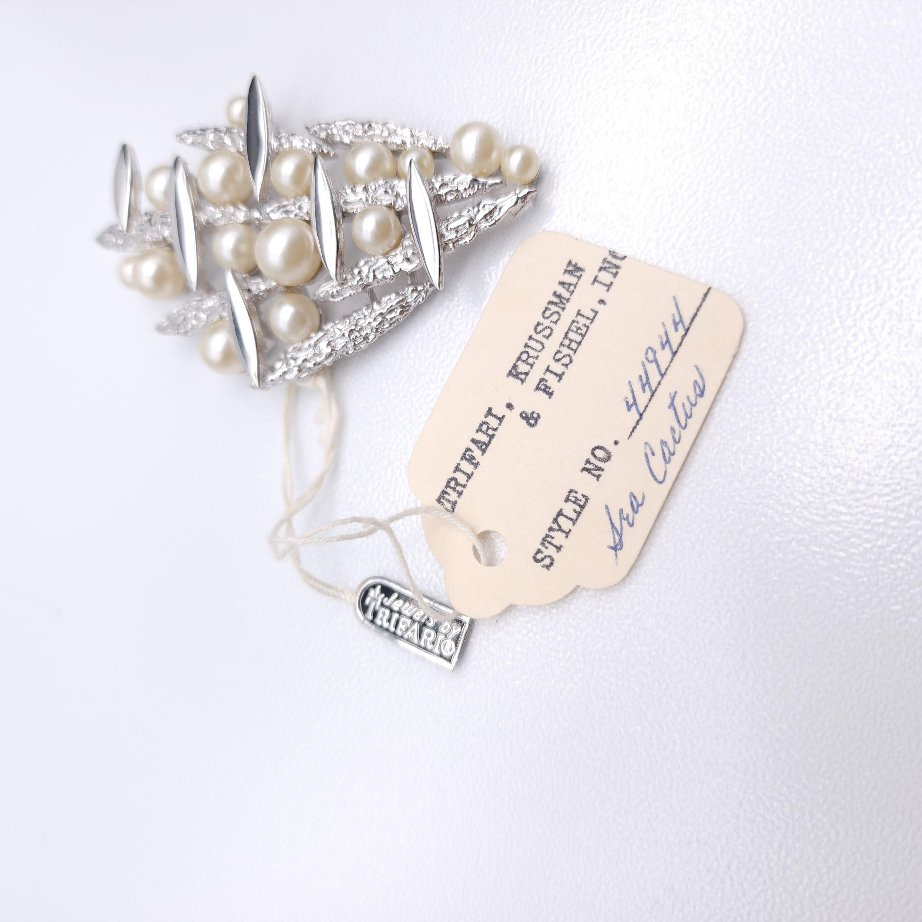 Vintage Trifari Crown Sea Cactus Pin Brooch with Faux Pearls, 1950s In New Condition In Milford, DE