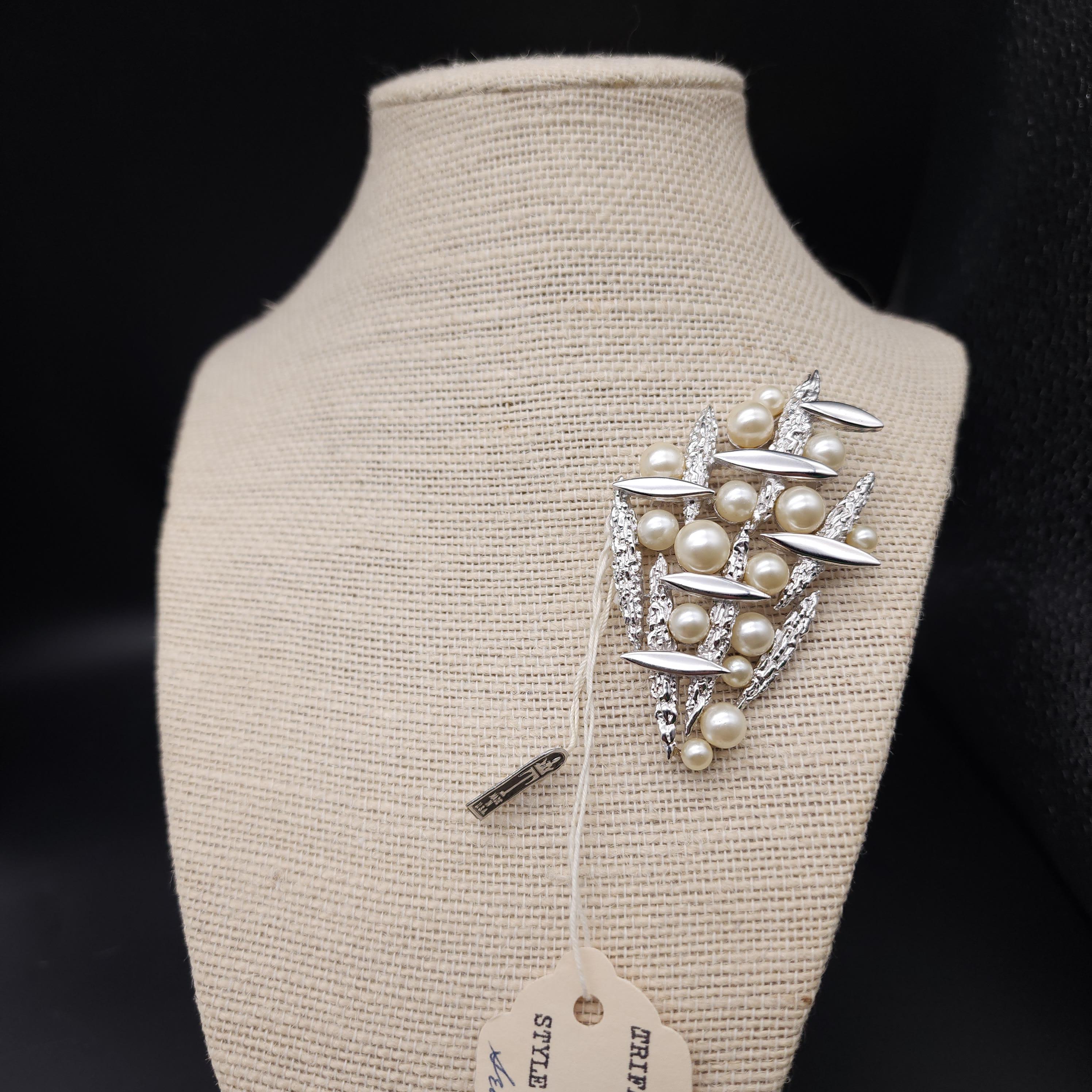 Vintage Trifari Crown Sea Cactus Pin Brooch with Faux Pearls, 1950s 4