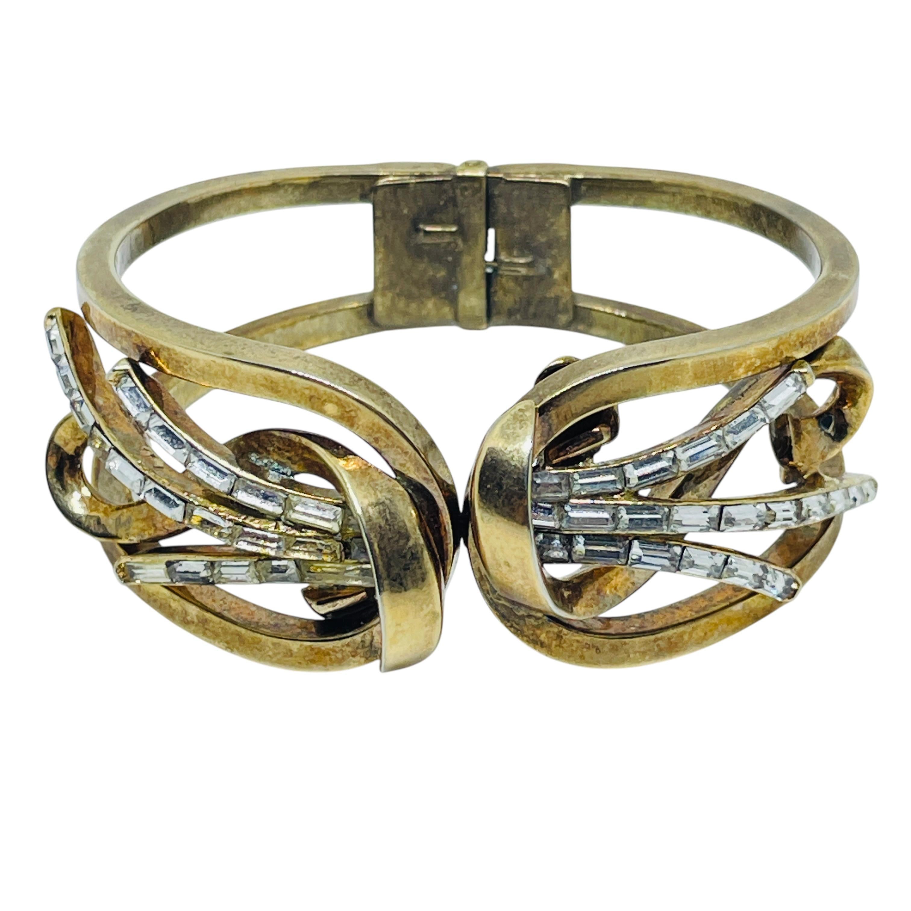 Vintage TRIFARI crown signed gold plated baguette rhinestones clamper bracelet In Fair Condition For Sale In Palos Hills, IL