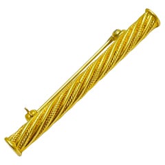 Vintage TRIFARI crown signed gold tone designer brooch