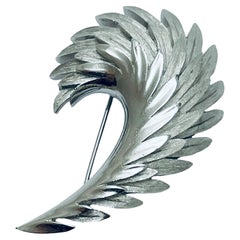 Vintage TRIFARI crown silver tone designer brooch