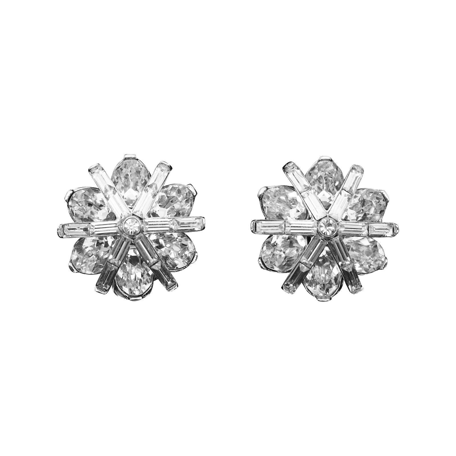 Vintage Trifari Diamant-Ohrringe mit Baguette- und rundem Ohrring, ca. 1950er Jahre für Damen oder Herren