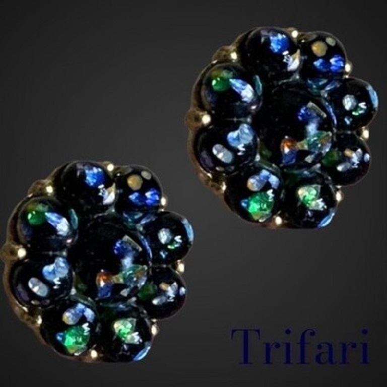Beautiful Vintage TRIFARI earrings. Clasp with clips, gilded metal plated with fine 24 carat gold, dominant stone in glass paste in different black and white shades.

I am a partner of, (group of experts, recognized by the protection of PayPal