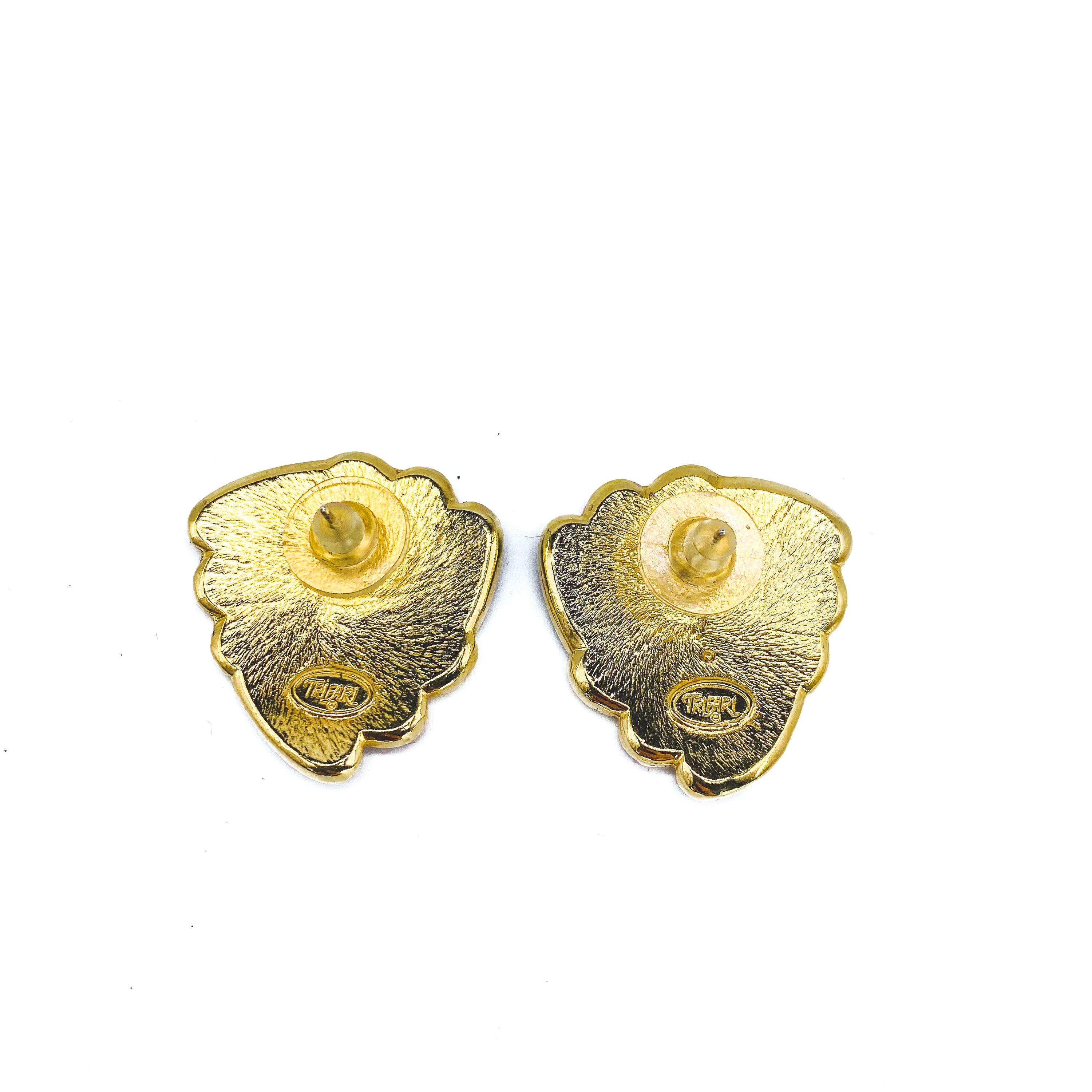 Vintage Trifari Earrings in Gold Plated Metal, 1970s In Excellent Condition In London, GB
