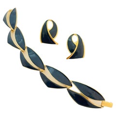 Vintage TRIFARI or émail designer runway bracelet boucles d'oreilles set