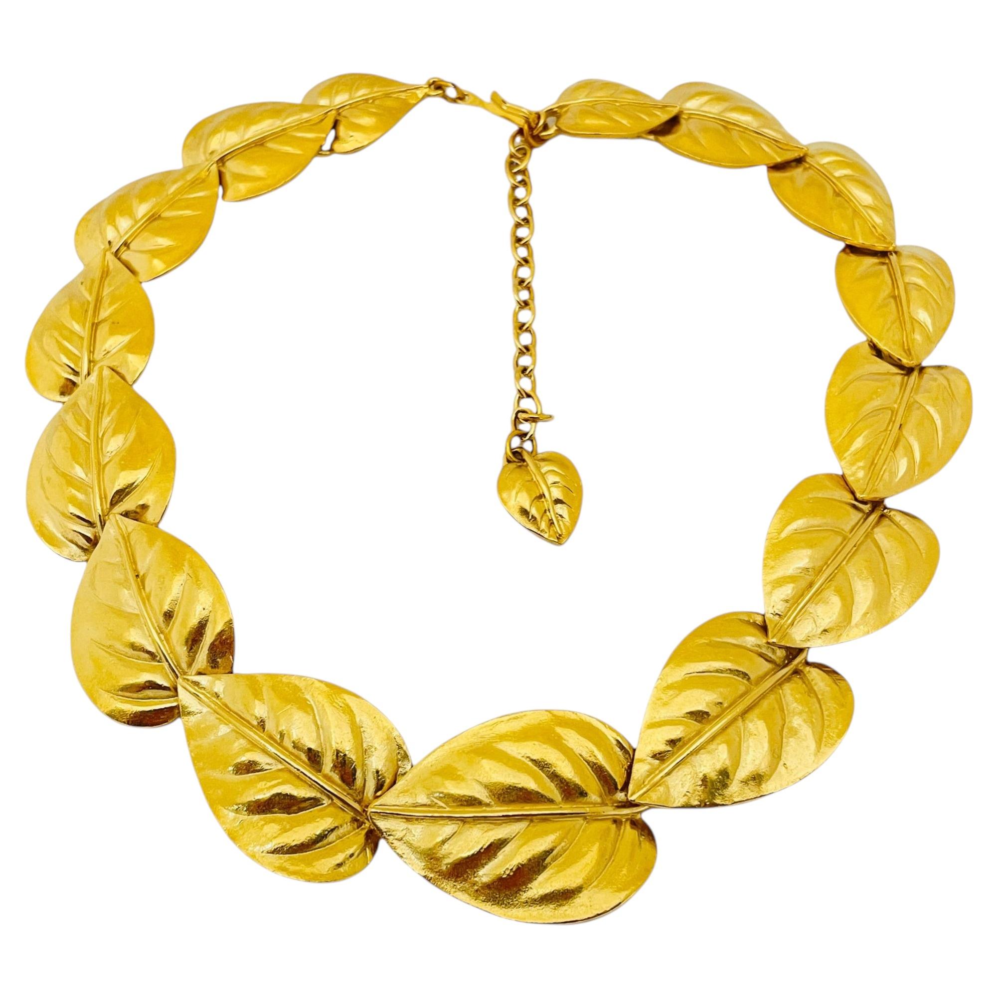 Vintage TRIFARI gold leaf modernist designer runway necklace