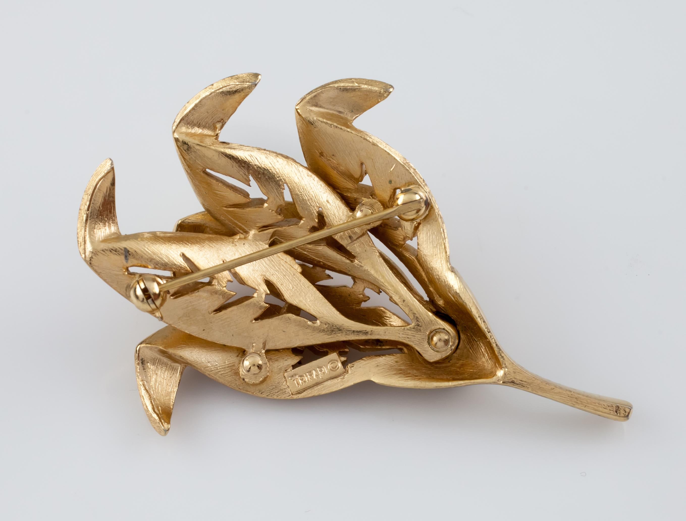Women's or Men's Vintage Trifari Gold-Plated Leaf Brooch For Sale