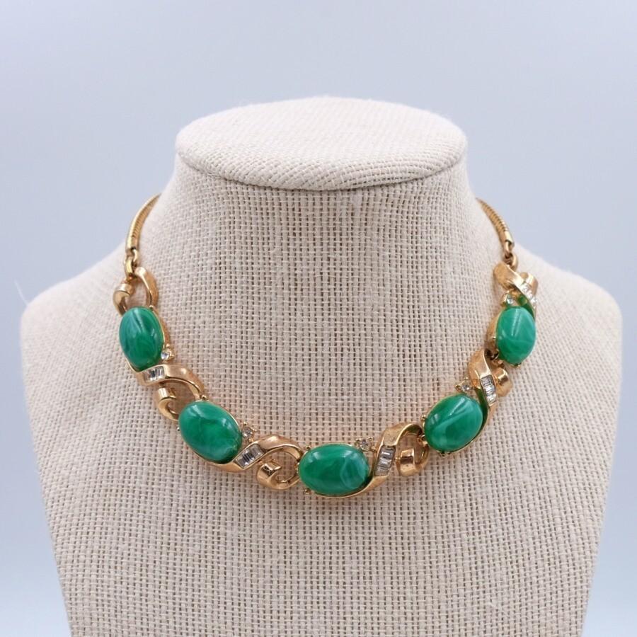 Vintage Trifari Green Necklace With Rhinestones 1950's In Good Condition In Austin, TX