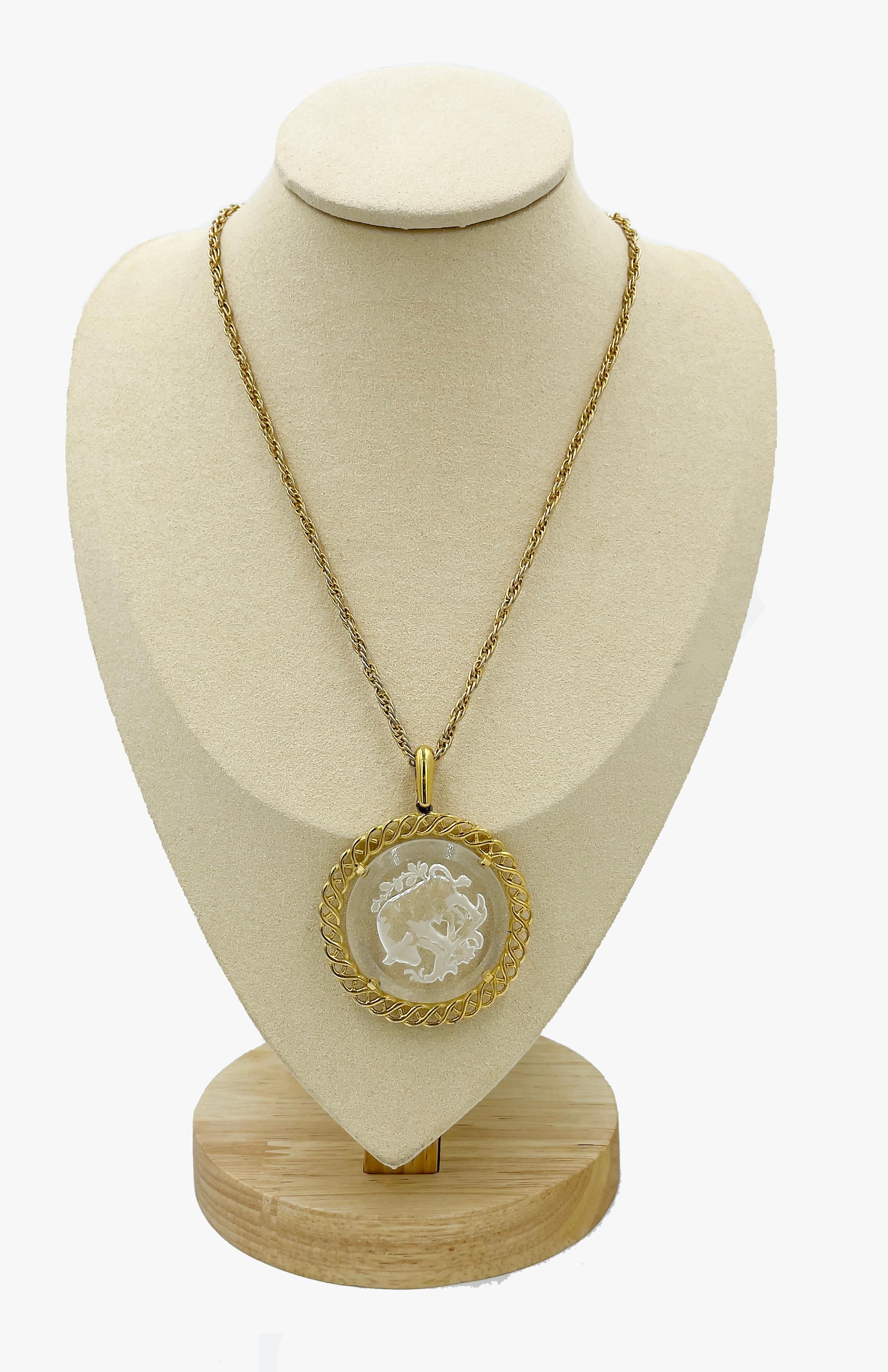 Women's or Men's Vintage Trifari pendant necklace For Sale