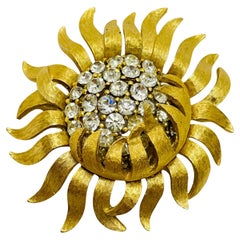 Vintage TRIFARI signed flower gold tone rhinestones designer brooch