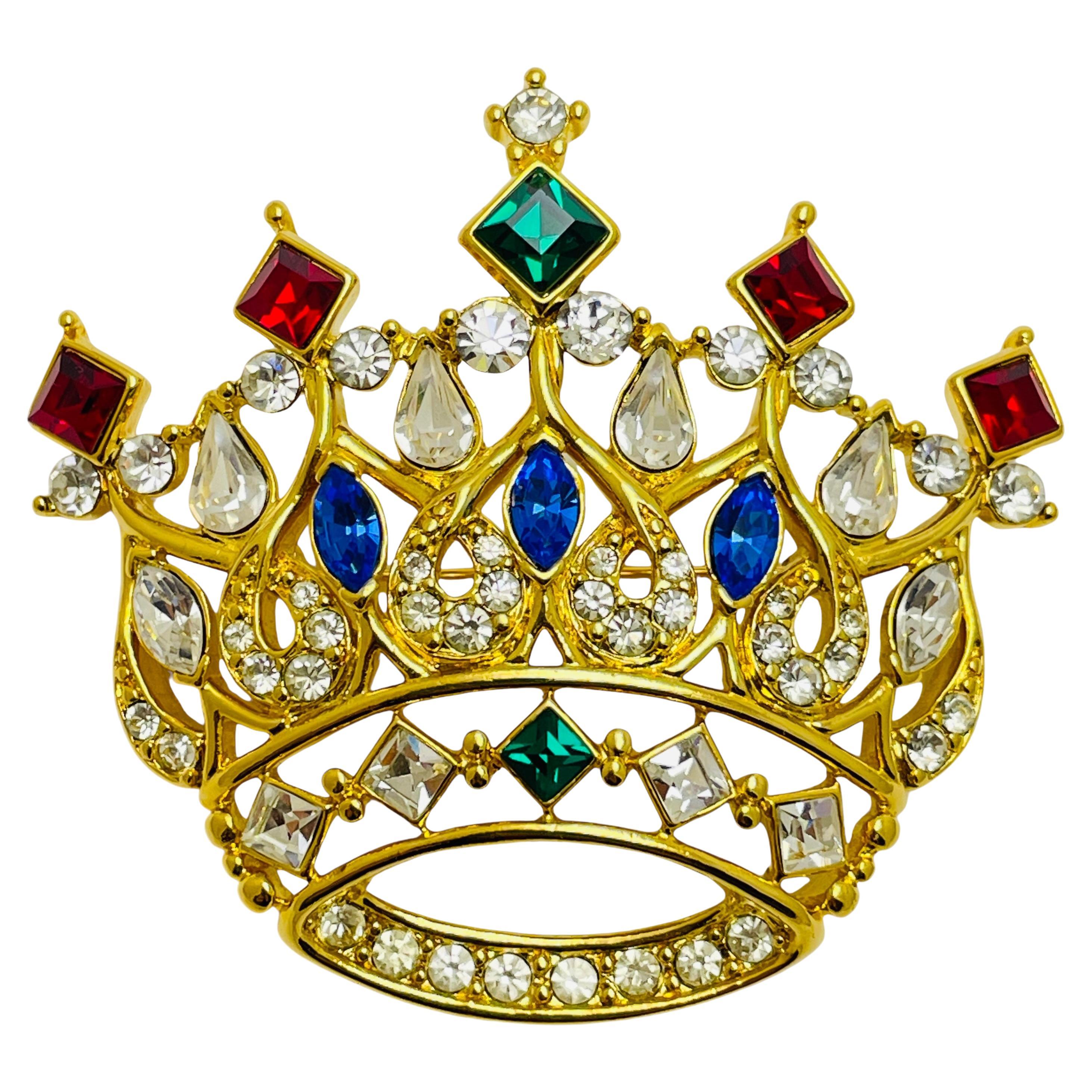 Vintage TRIFARI signed gold tone crown royal jewel rhinestone designer brooch For Sale