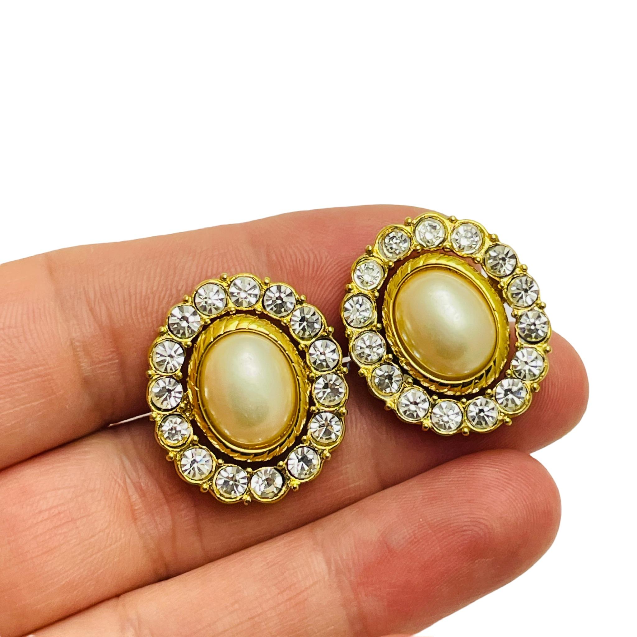 Women's Vintage TRIFARI signed gold tone pearl rhinestone designer earrings For Sale