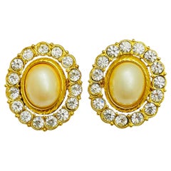 Vintage TRIFARI signed gold tone pearl rhinestone designer earrings