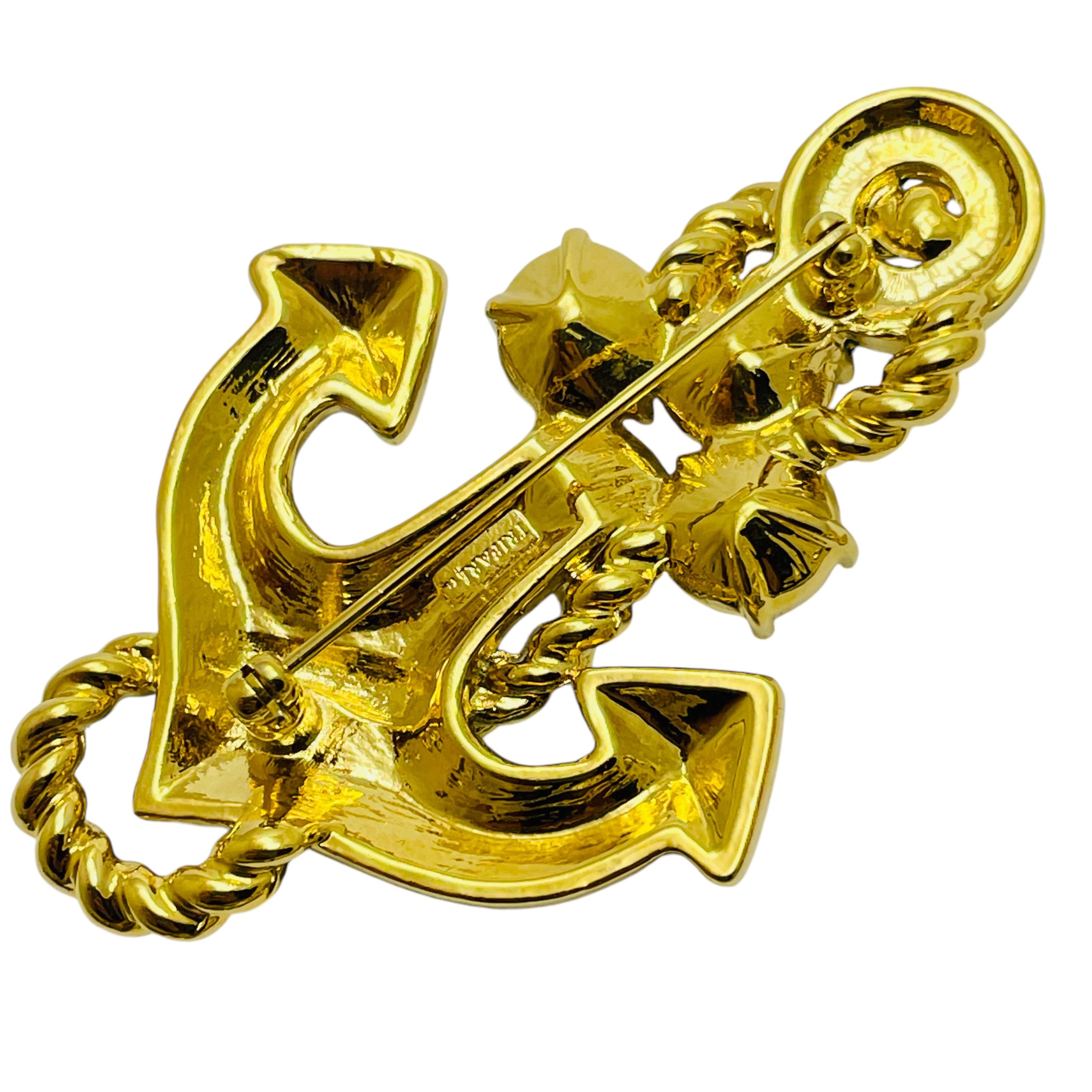 Designer-Brosche TRIFARI, signiert, goldfarben, Strass-Emaille, Anker im Zustand „Gut“ im Angebot in Palos Hills, IL