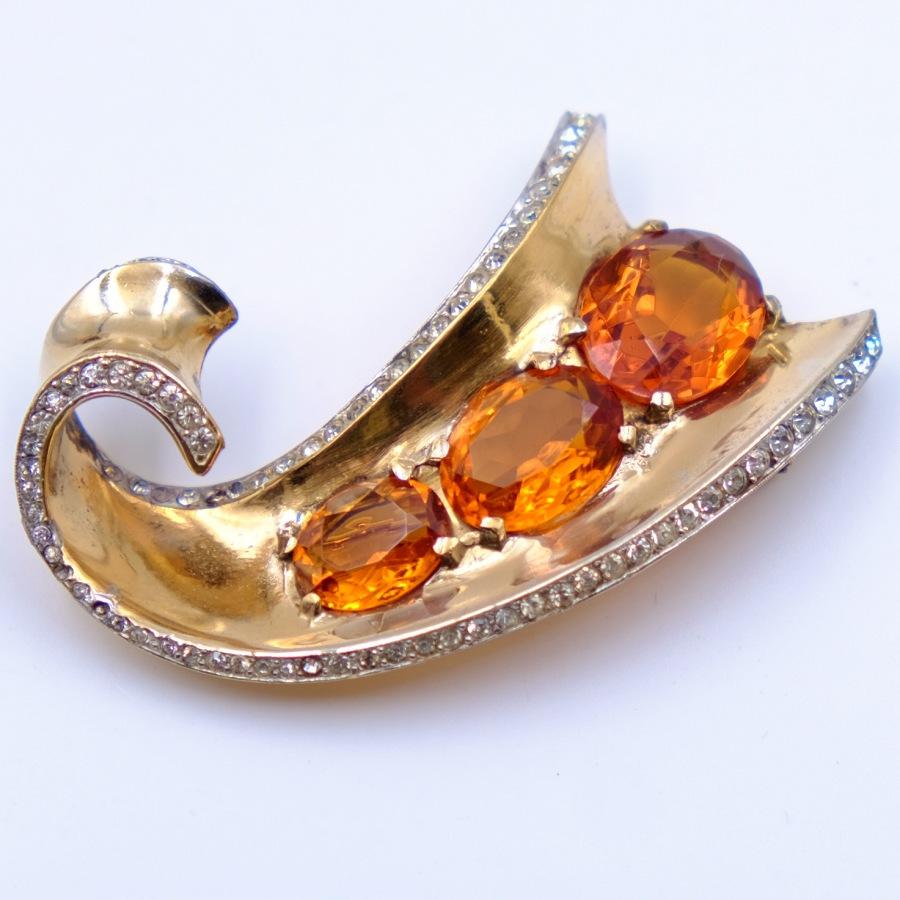 Vintage Trifari Sterling Brooch With Amber Crystals 1940's In Good Condition In Austin, TX