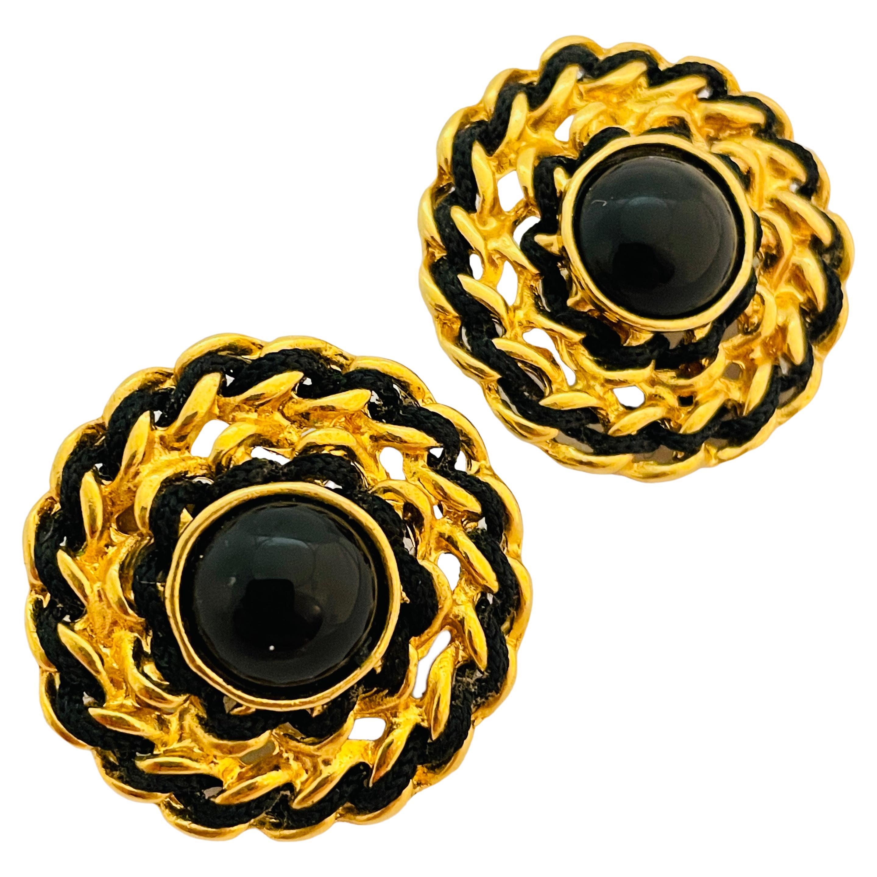 Vintage TRIFARI TM gold black chain designer runway clip on earrings For Sale