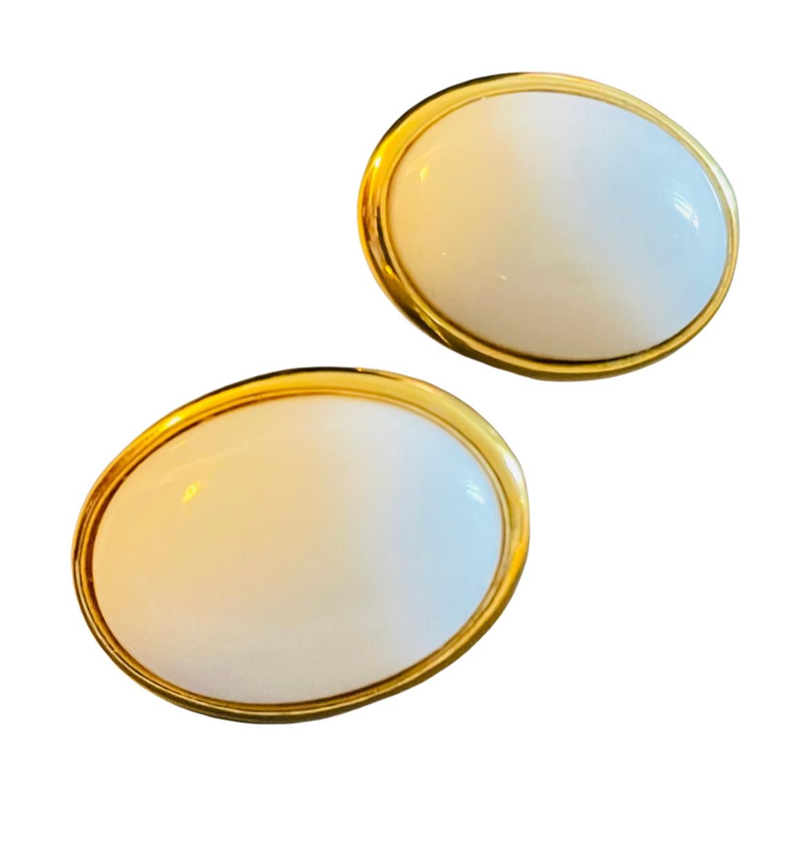 Women's Vintage TRIFARI white lucite earrings