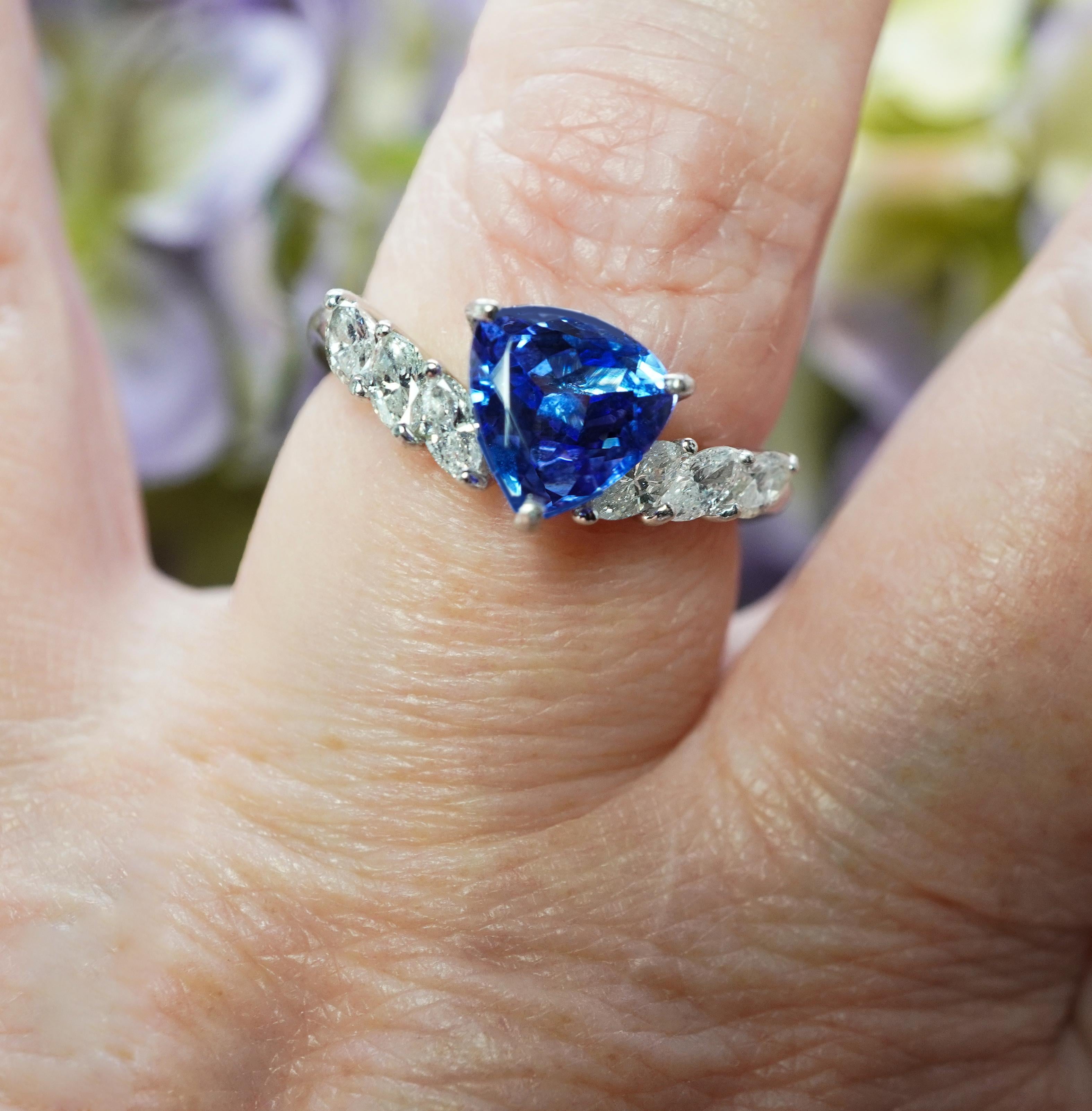 Vintage Trillion Gem Tanzanite Marquise Diamond Platinum Chevron Ring Estate In Good Condition For Sale In Brambleton, US