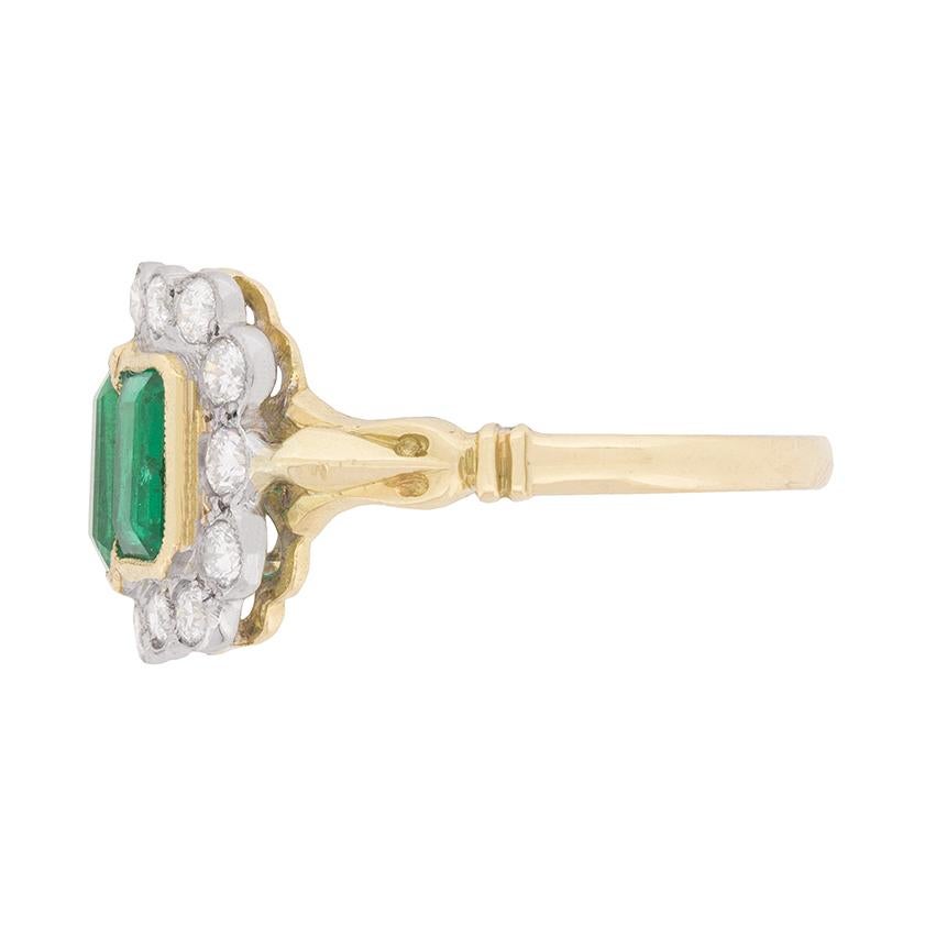 Rétro Anello vintage a trilogia di smeraldi e diamanti, circa anni '50 in vendita