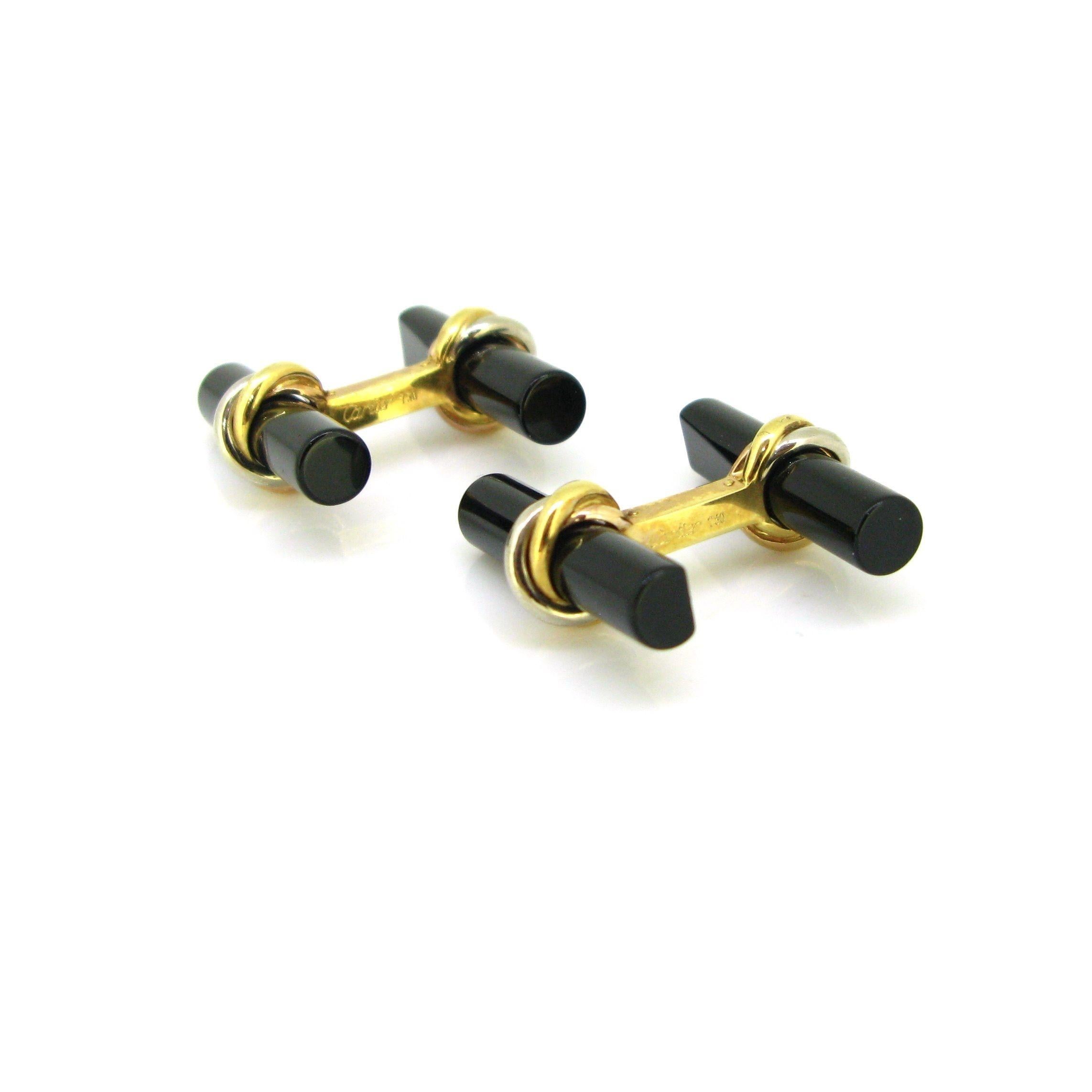 Taille cabochon Boutons de manchette Vintage Trinity Onyx par Cartier, or 18kt, circa 1970 en vente