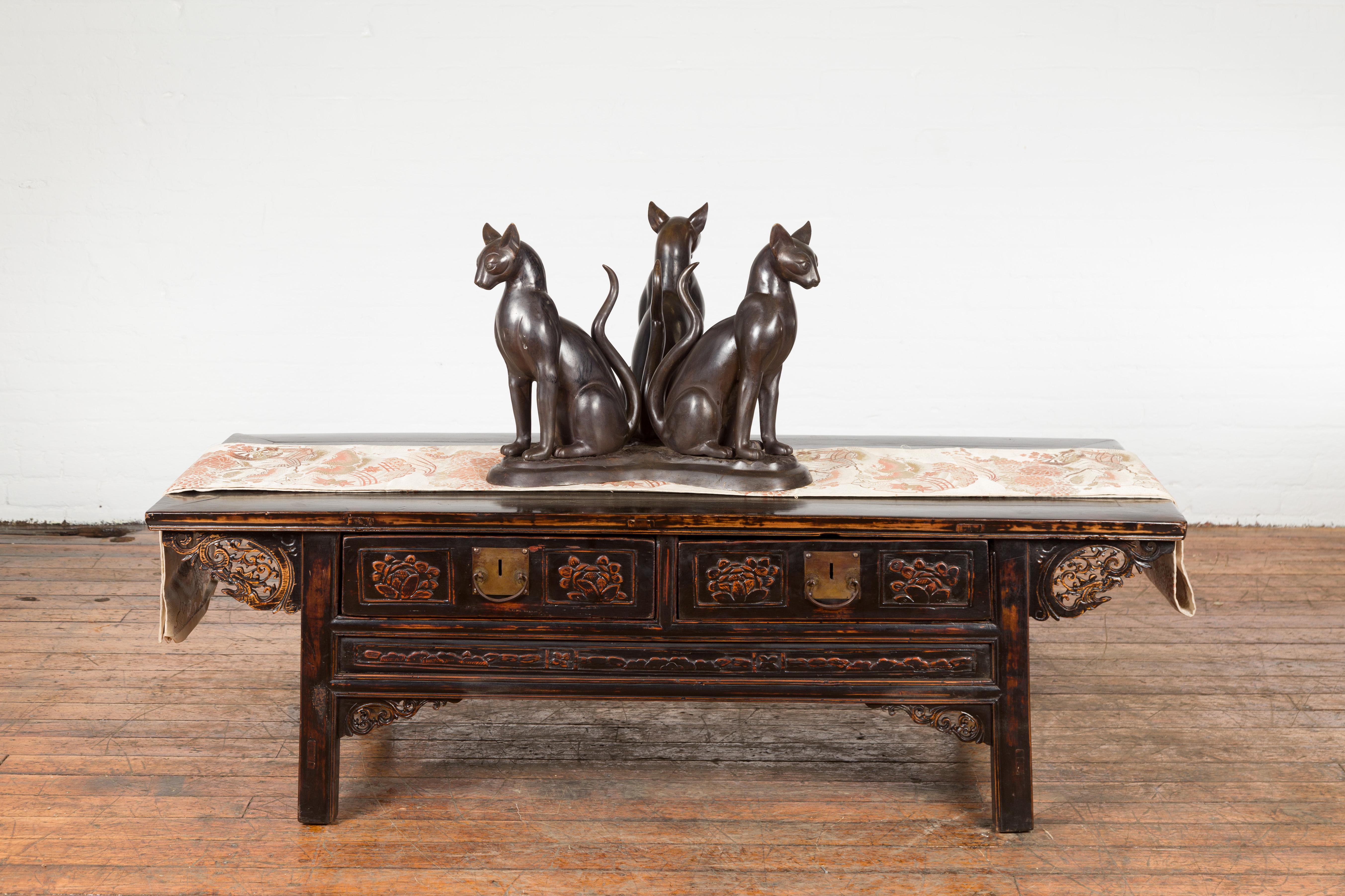 Vintage Triple Cat Lost Wax Cast Bronze Base de table basse avec Patina foncée Bon état - En vente à Yonkers, NY