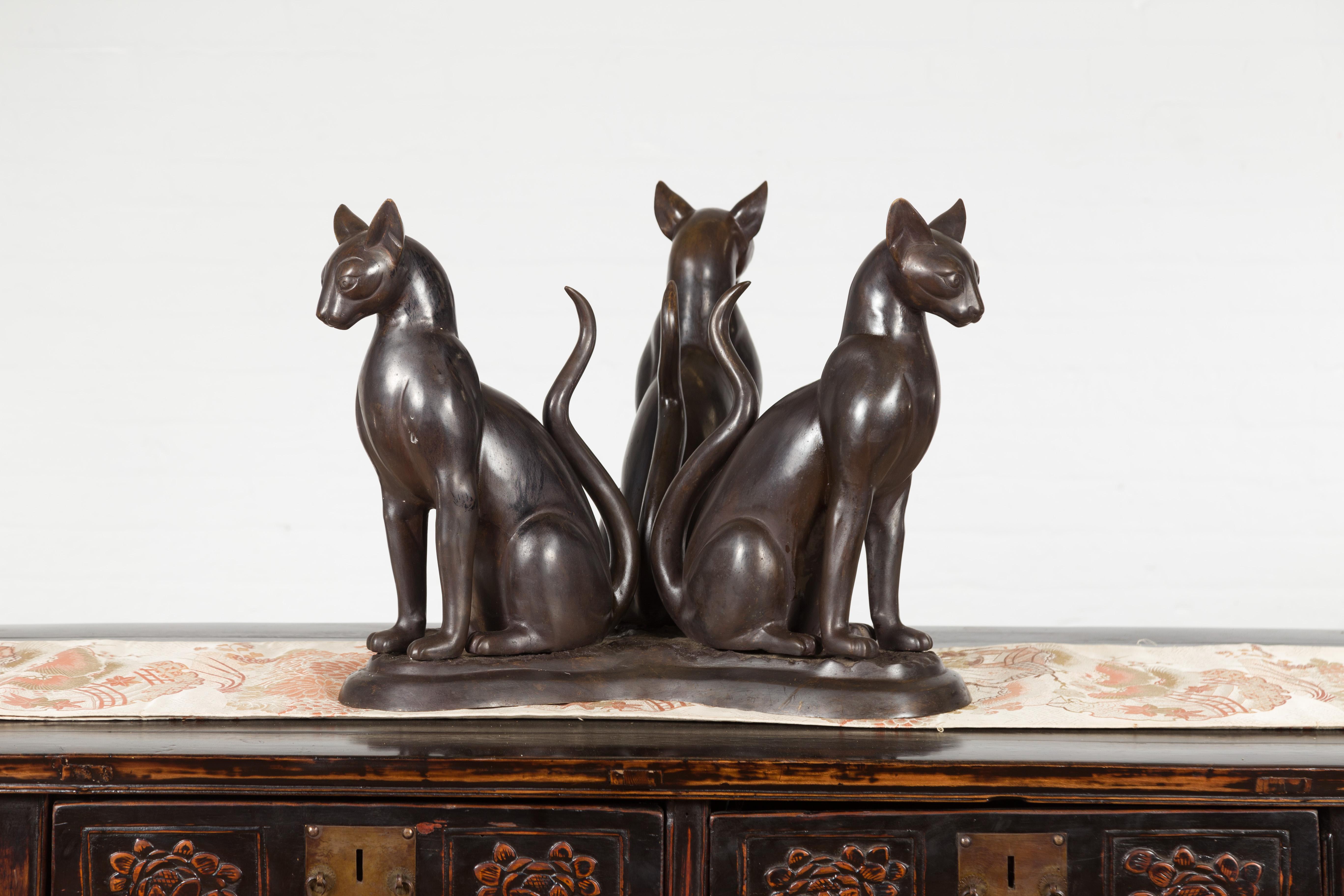 20ième siècle Vintage Triple Cat Lost Wax Cast Bronze Base de table basse avec Patina foncée en vente
