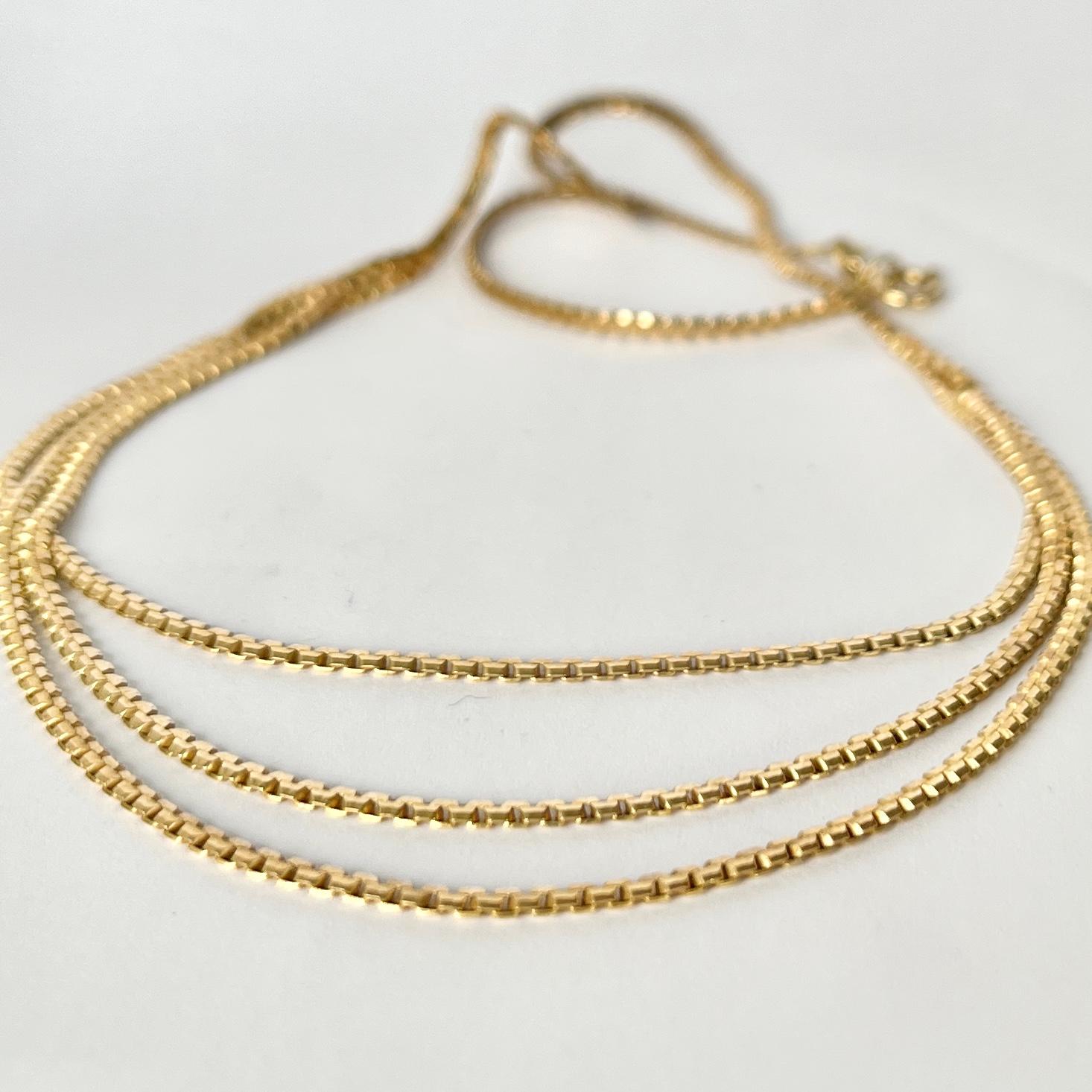 Collier vintage à trois chaînes en or 9 carats Unisexe en vente