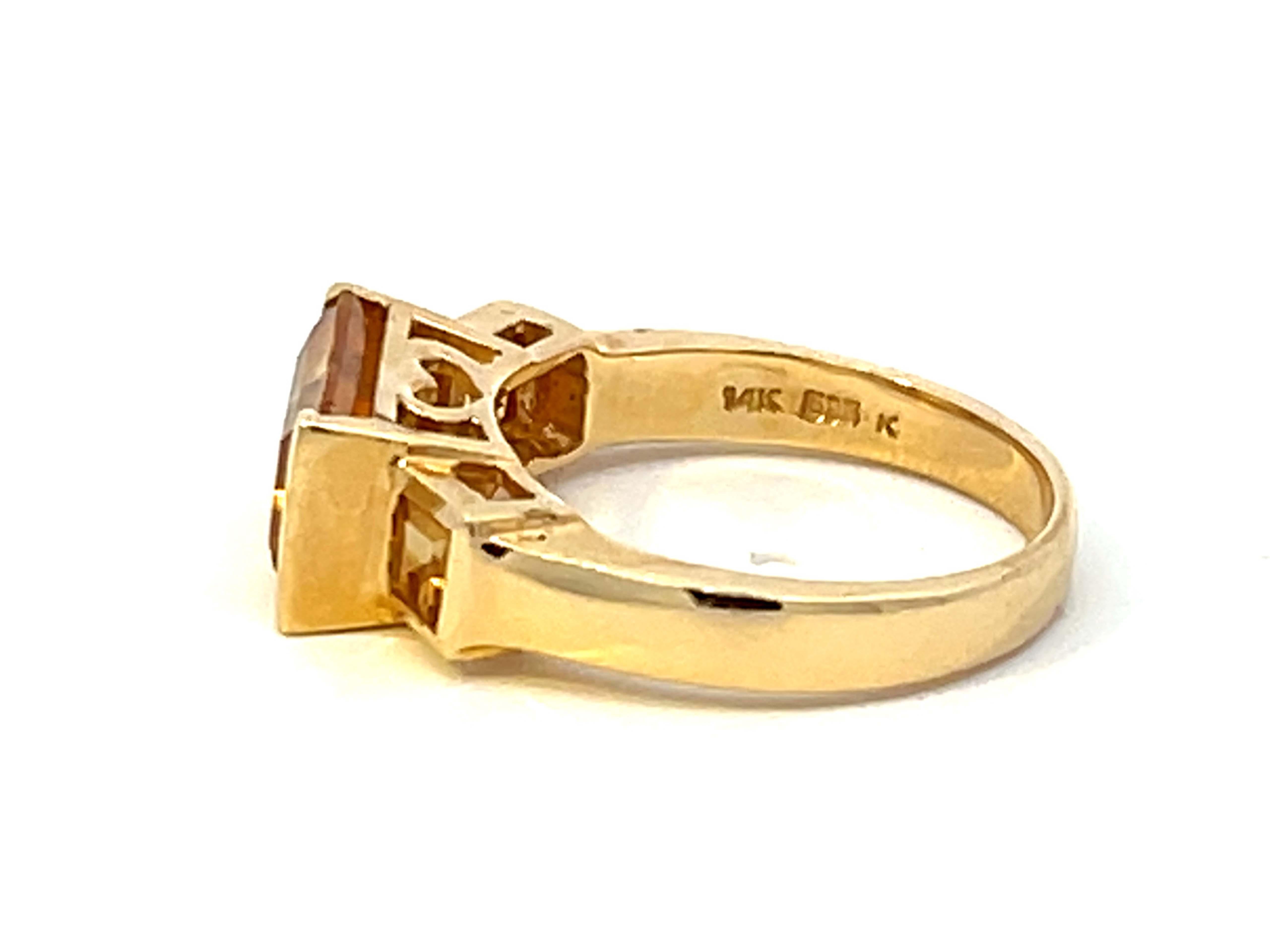 Women's Vintage Triple Citrine Ring in 14k Yellow Gold For Sale