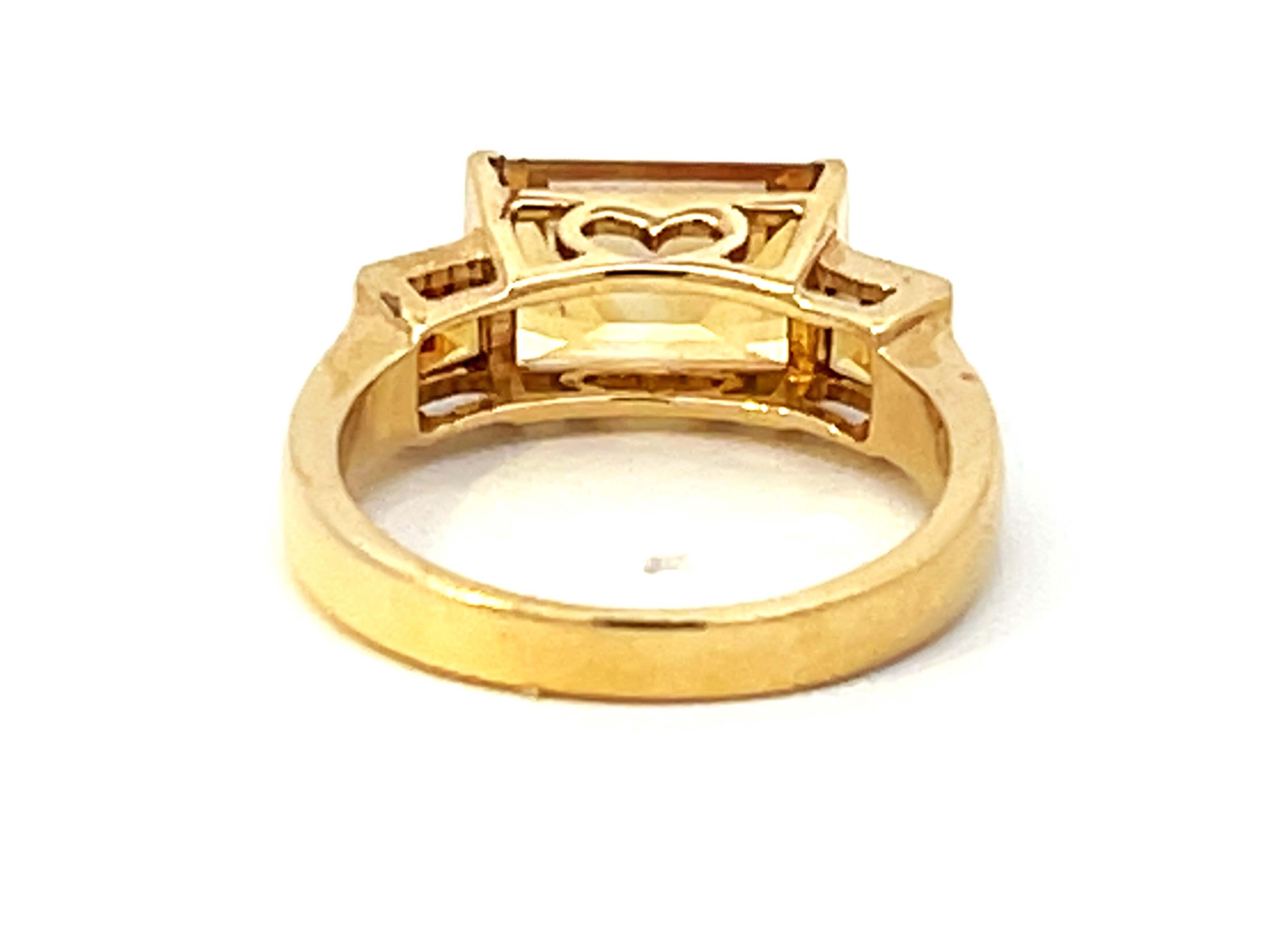 Vintage Triple Citrine Ring in 14k Yellow Gold For Sale 1