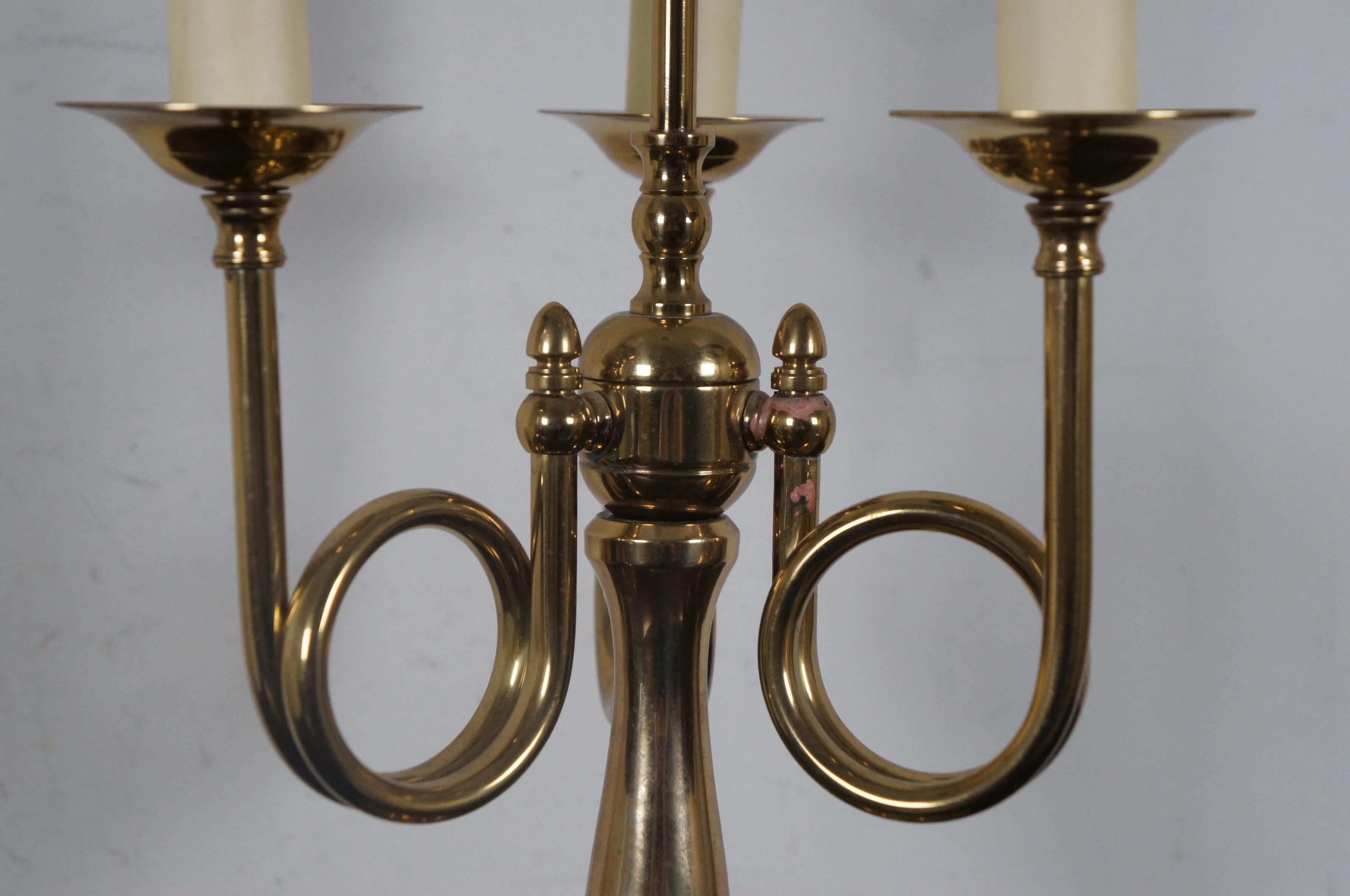Vintage Triple Französisch Horn 3 Arm Messing Kandelaber Bouillotte Bibliothek Tischlampe im Angebot 7