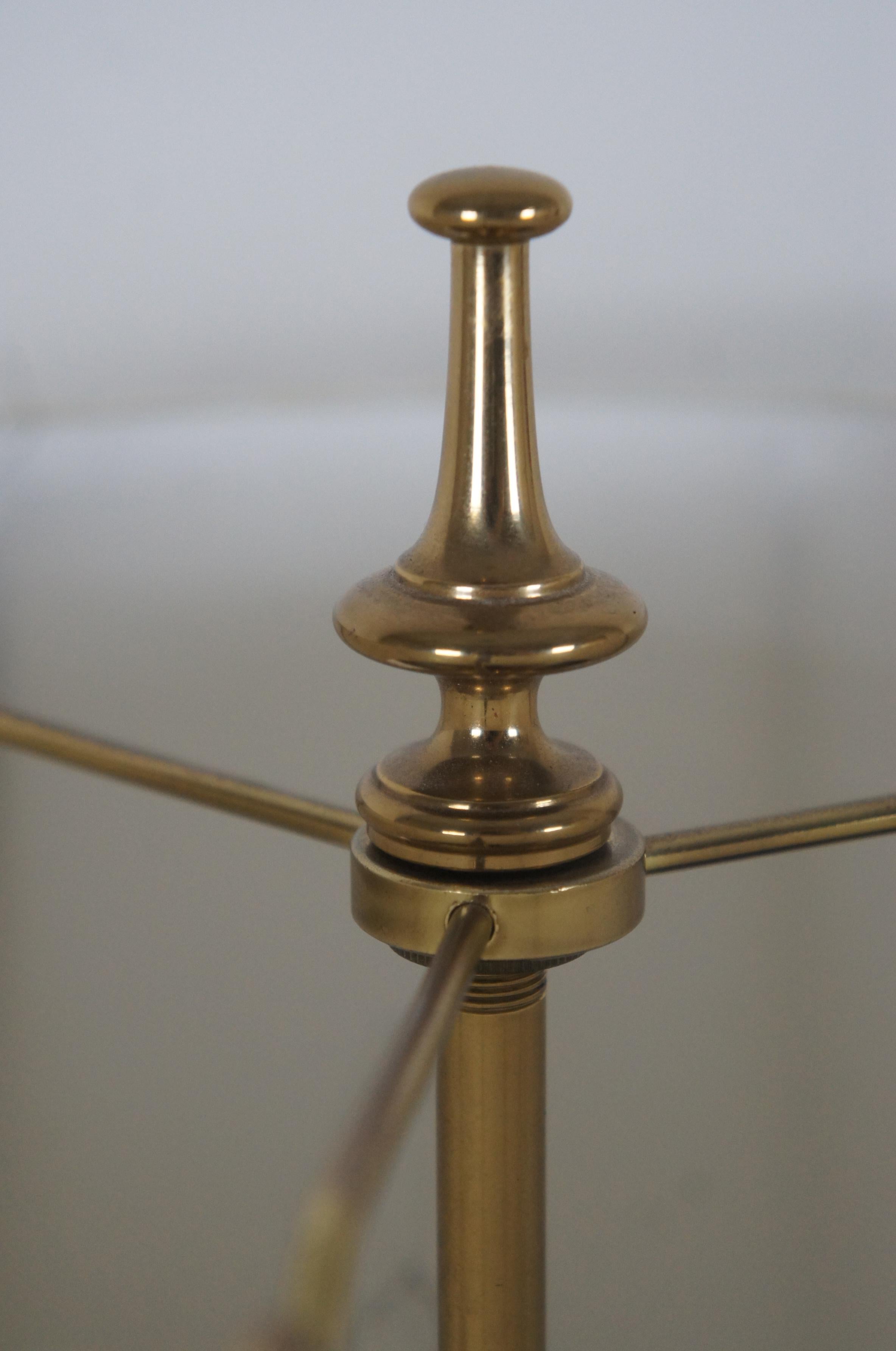 Vintage Triple French Horn 3 Arm Brass Candelabra Bouillotte Library Table Lamp In Good Condition For Sale In Dayton, OH