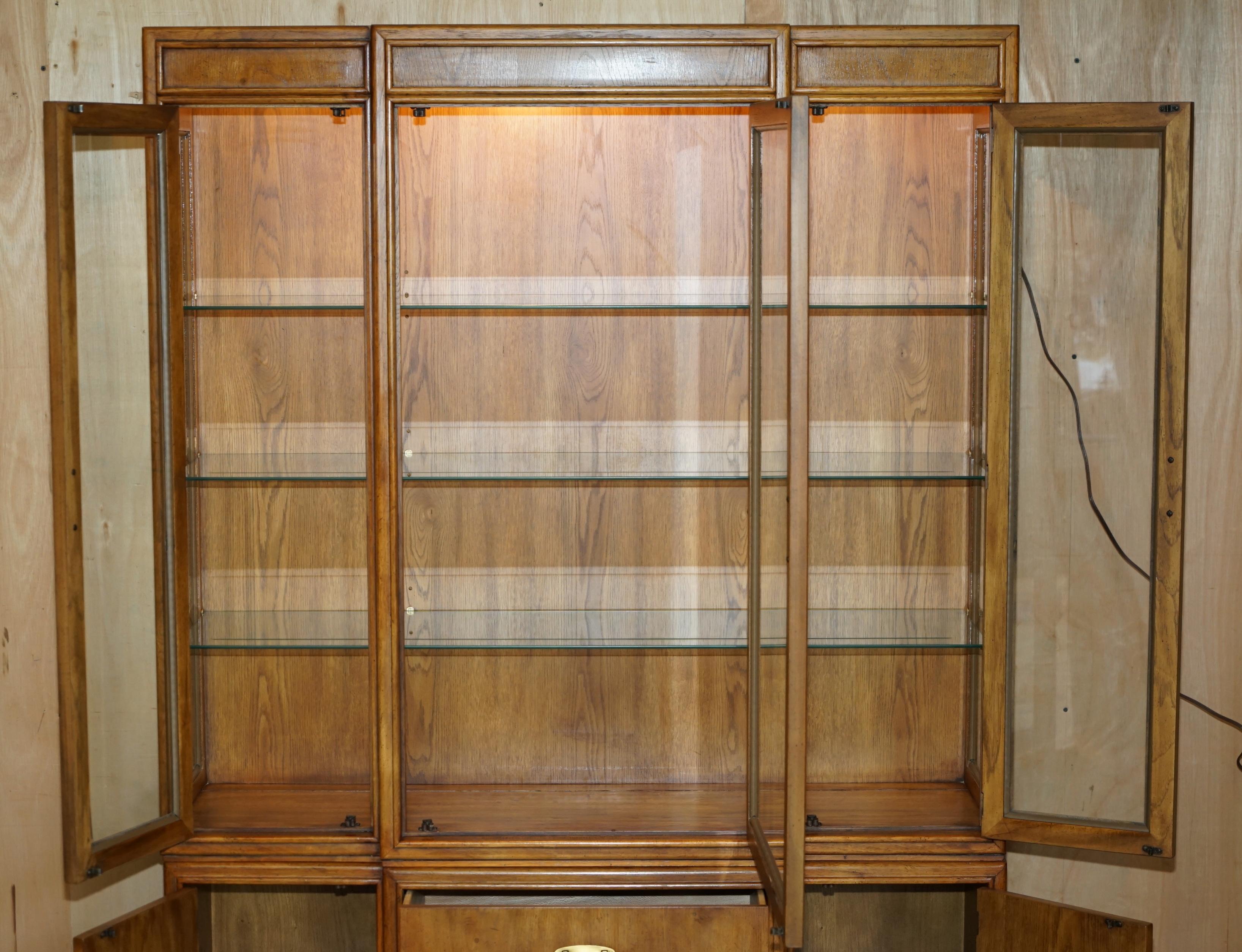 VINTAGE TRIPLE PUNTO LiGHT MILITAR CAMPAIGN DREXEL HERITAGE CABINET BOOKCASE en venta 5