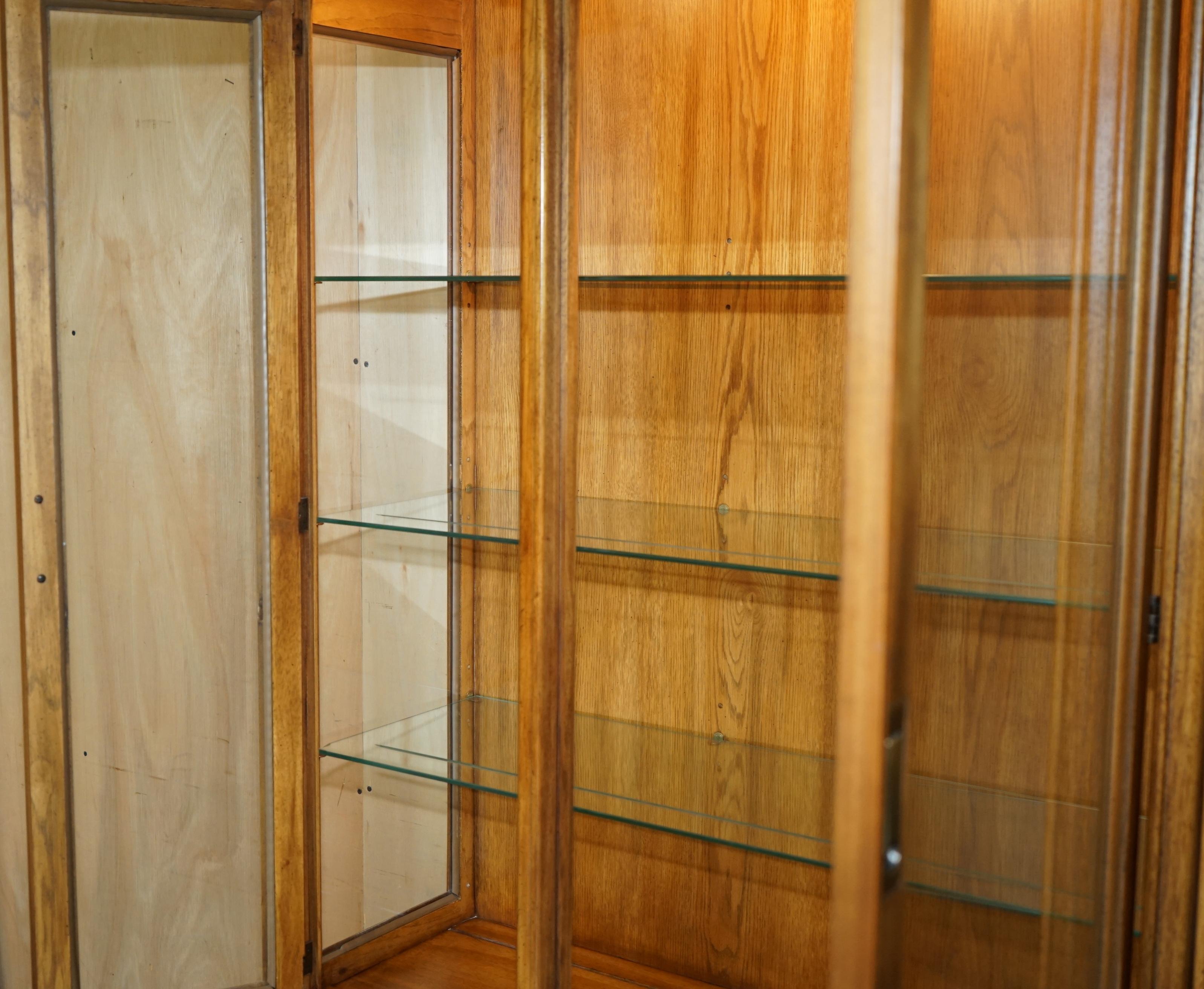 VINTAGE TRIPLE PUNTO LiGHT MILITAR CAMPAIGN DREXEL HERITAGE CABINET BOOKCASE en venta 9