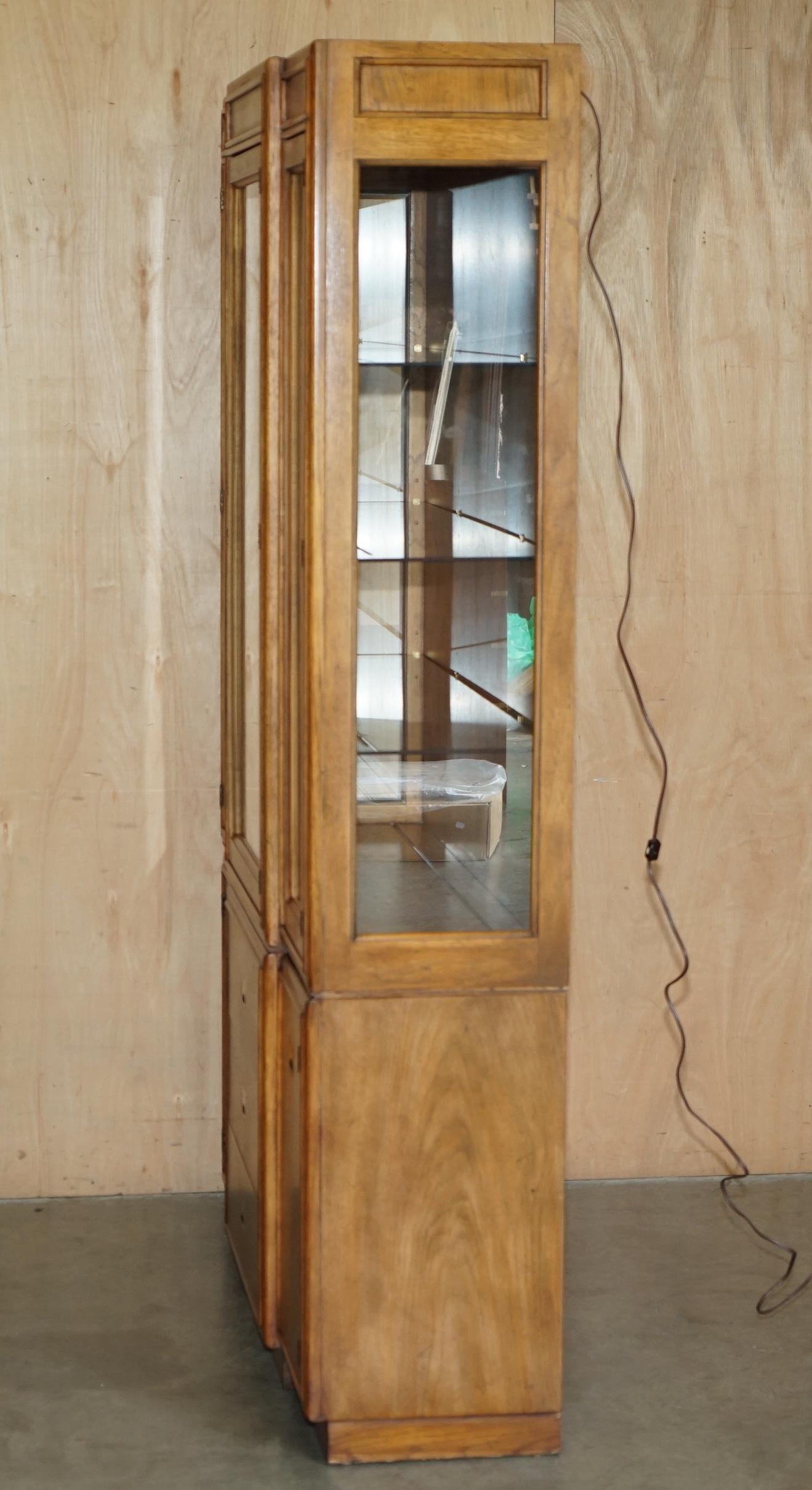 VINTAGE TRIPLE PUNTO LiGHT MILITAR CAMPAIGN DREXEL HERITAGE CABINET BOOKCASE en venta 10