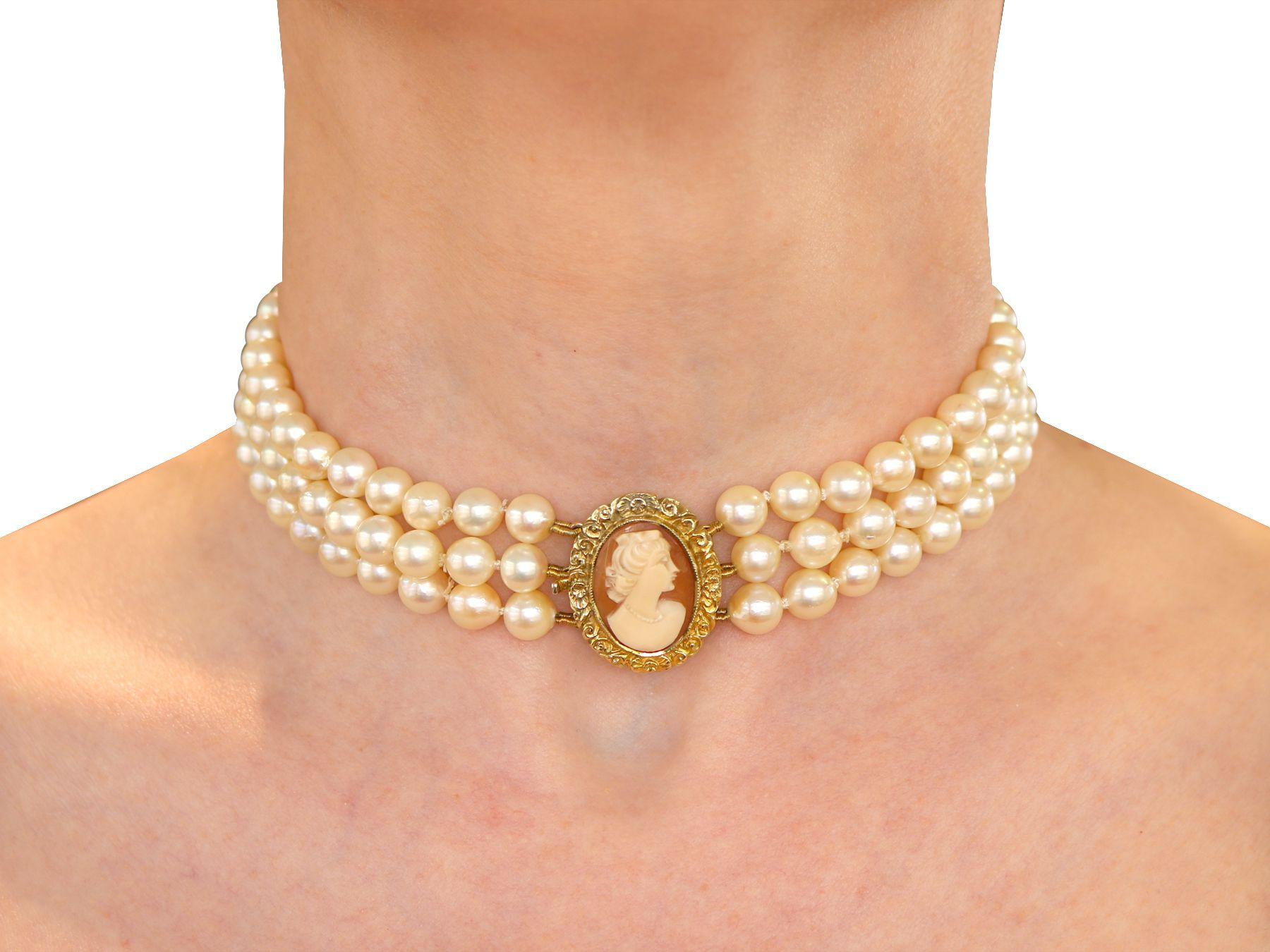 Women's or Men's Cameo Clasp Cultured Pearl Choker in Yellow Gold For Sale