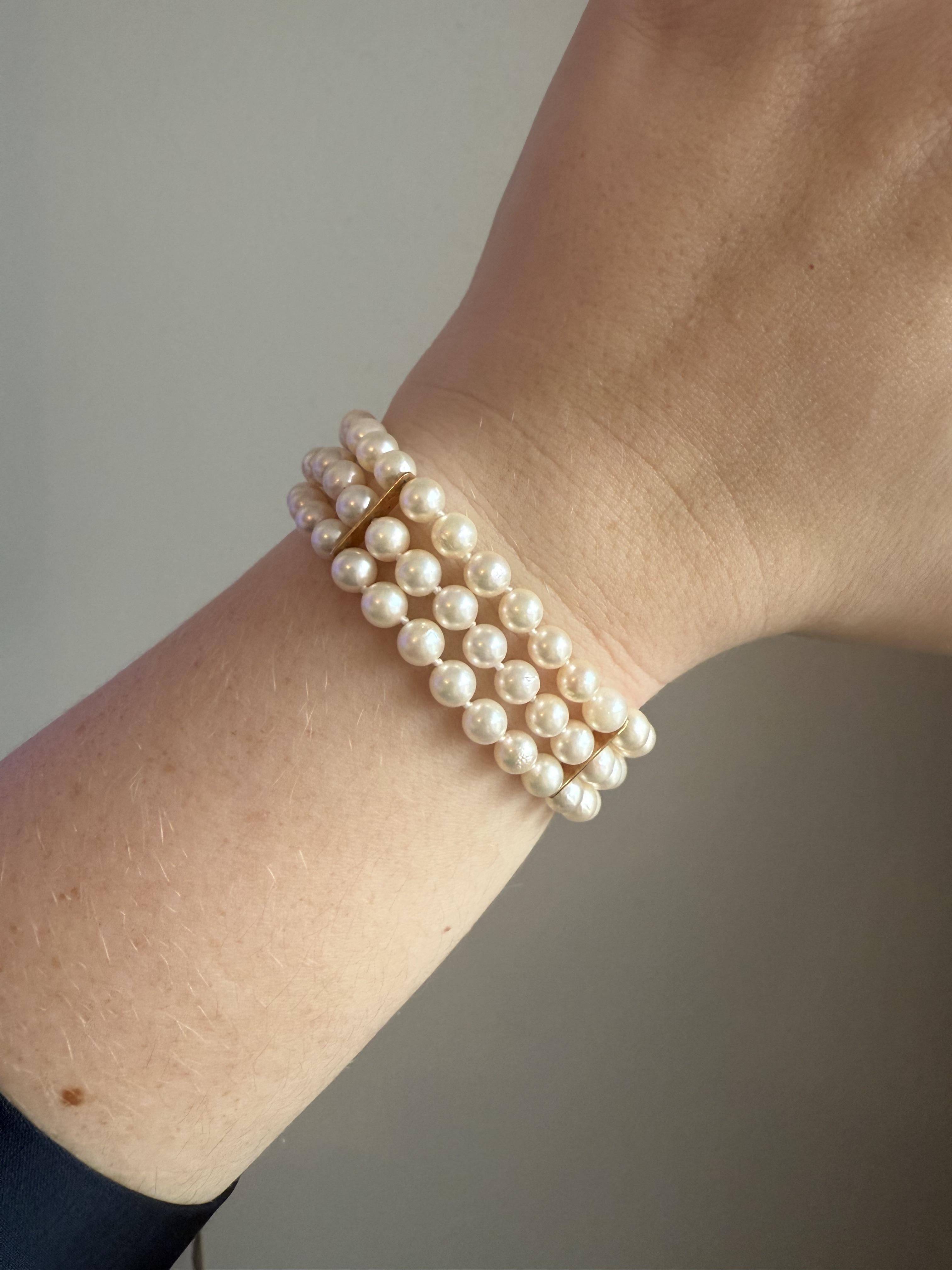 Vintage Triple Strand Perlenarmband Diamant Verschluss 14K Gelbgold (Brillantschliff) im Angebot