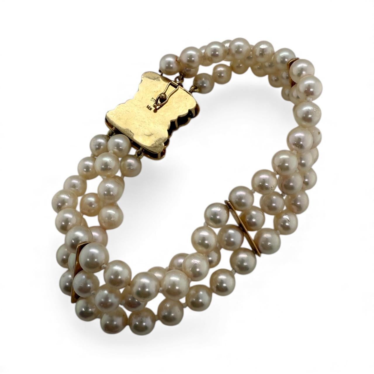 Vintage Triple Strand Perlenarmband Diamant Verschluss 14K Gelbgold im Angebot 3