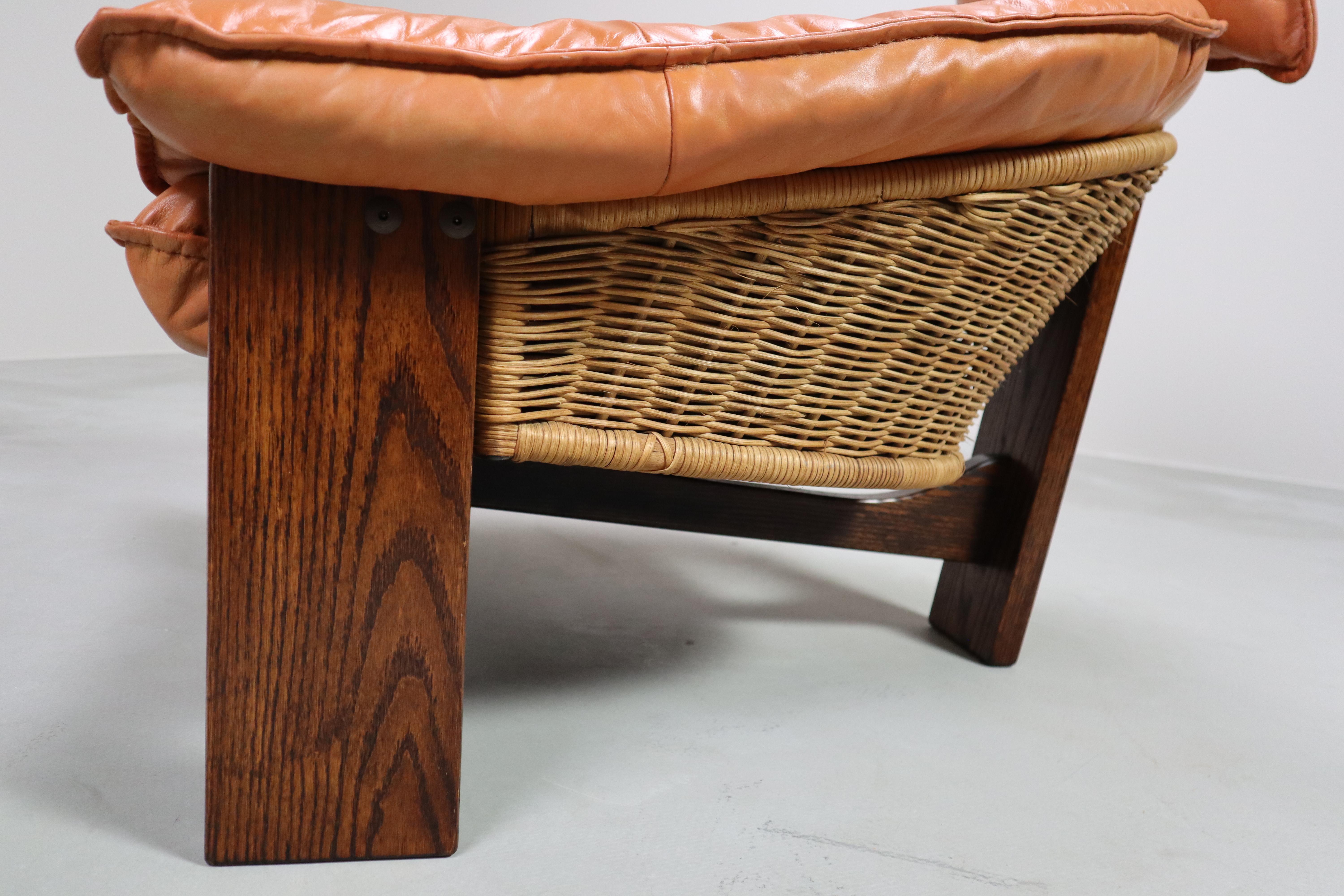 Sedia da salotto a treppiede vintage in pelle, rattan e quercia, Paesi Bassi in vendita 6