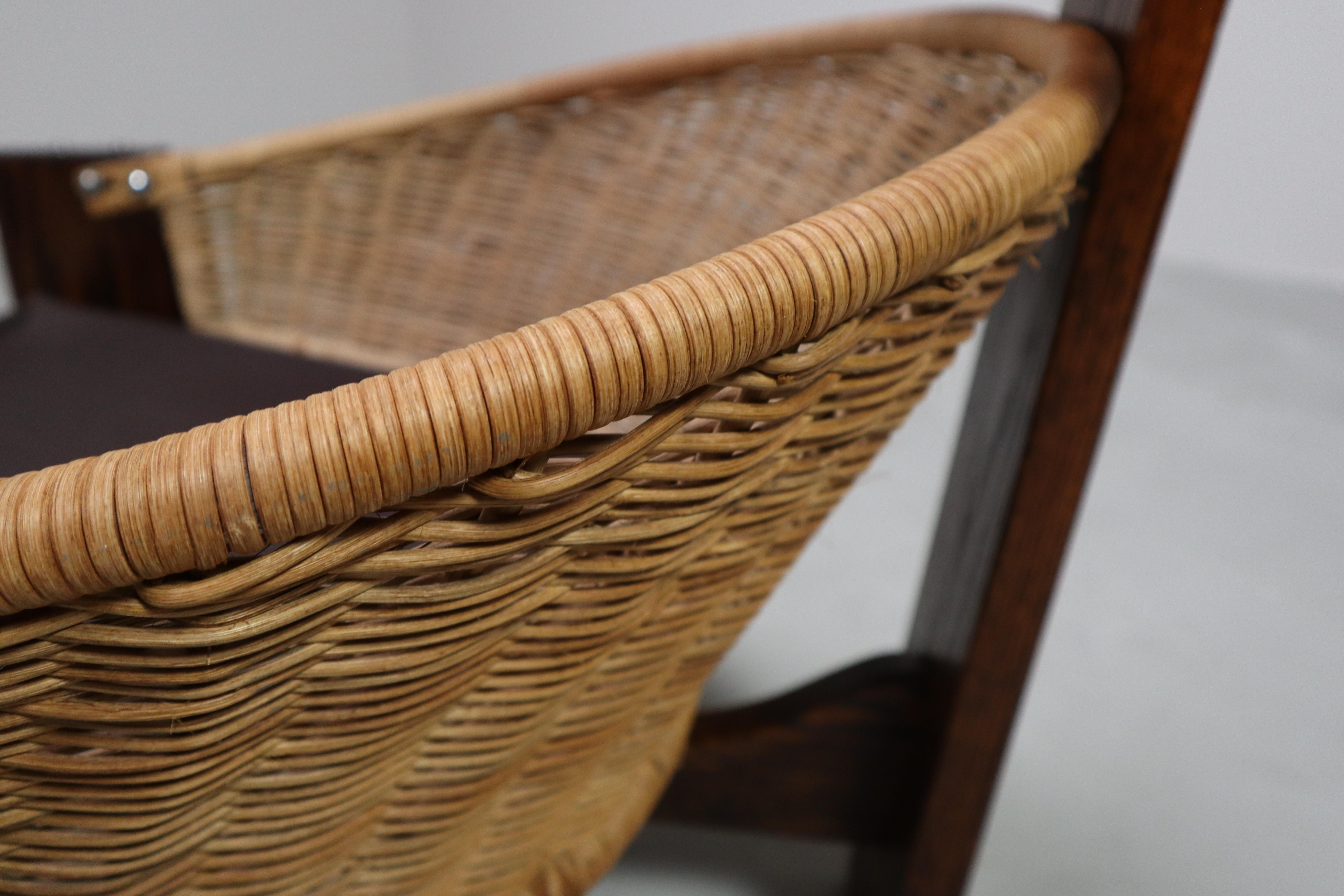 Sedia da salotto a treppiede vintage in pelle, rattan e quercia, Paesi Bassi in vendita 7