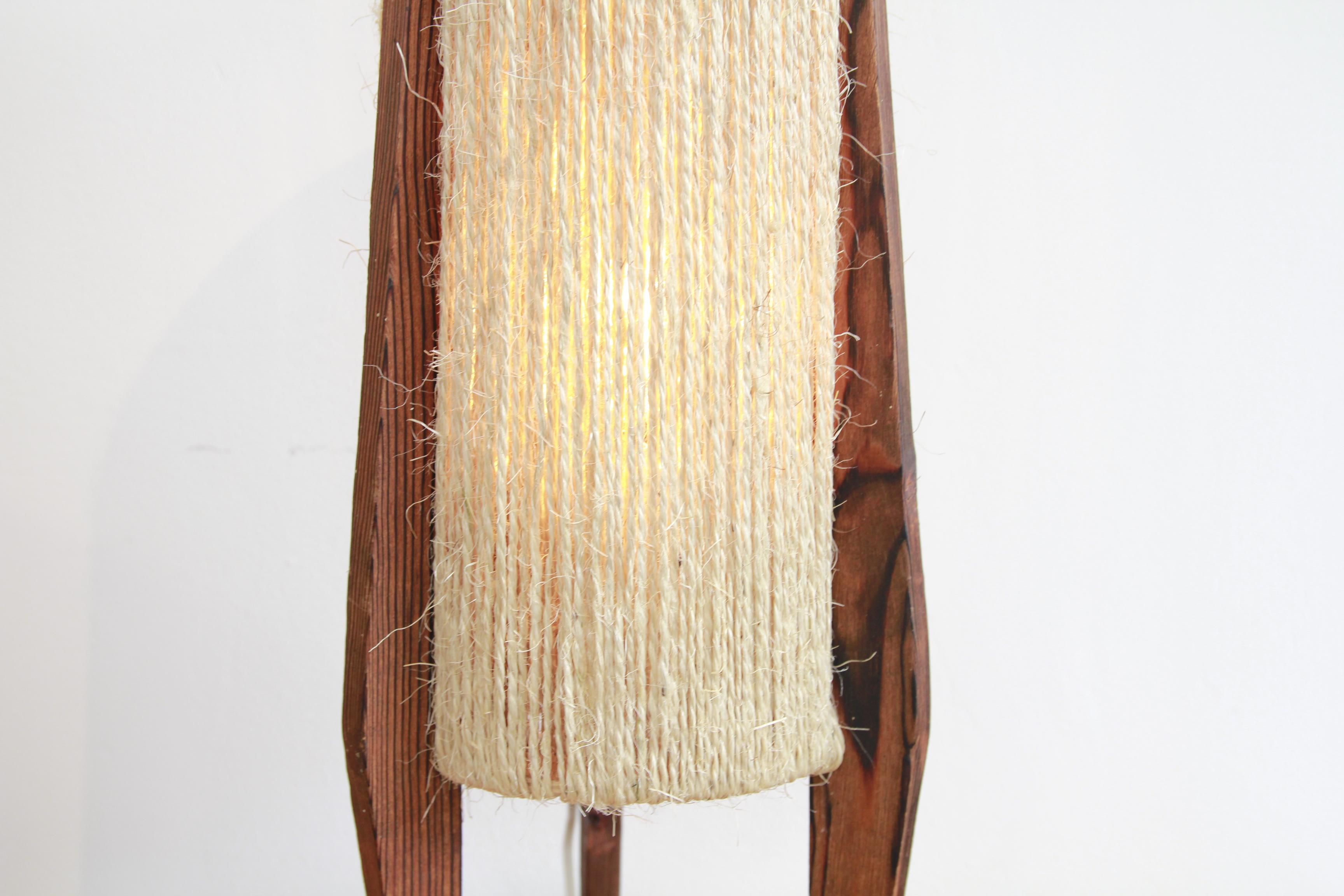Japonisme Vintage Tripod Rocket Table Lamp in Pine and Sisal Rope, Denmark, 1960s