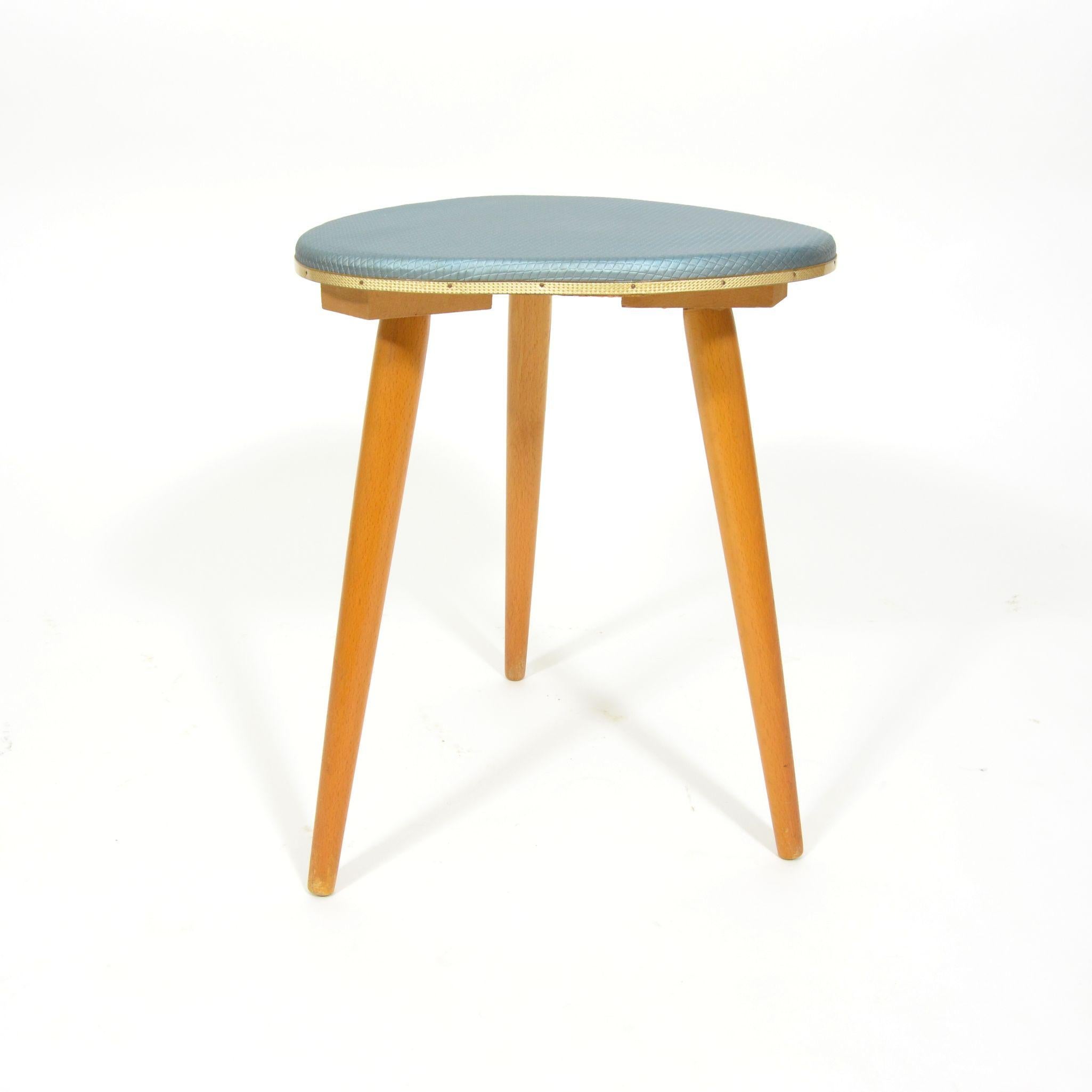 Vintage Tripod Stool from 1960s In Good Condition For Sale In Zbiroh, CZ