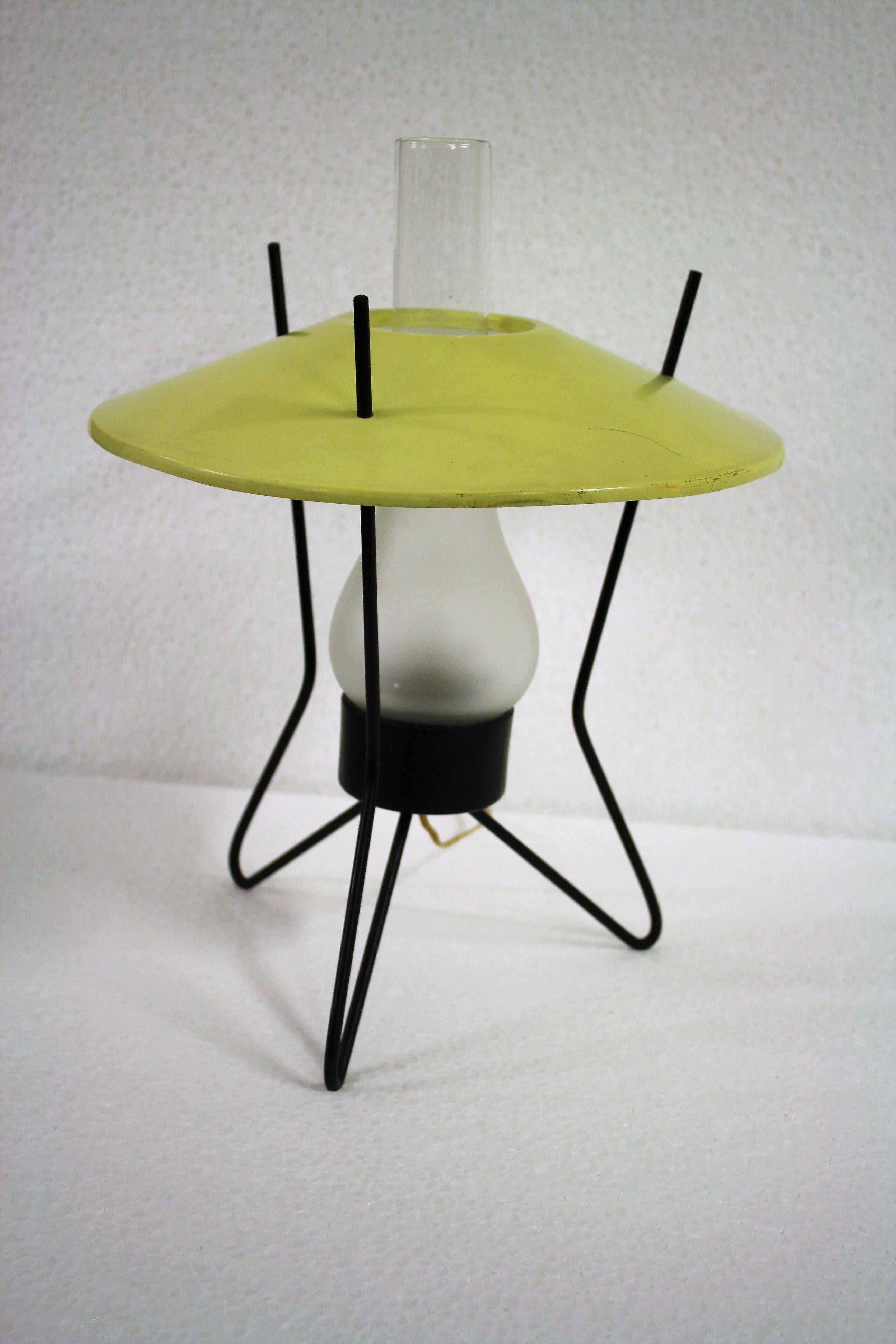 Mid-20th Century Vintage Tripod Table Lamp, 1950s
