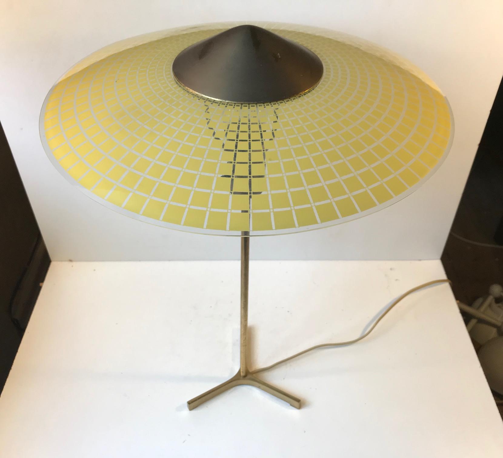 Mid-20th Century Vintage Tripod Table Lamp in Brass and Checkered Glass, Swiss, circa 1960s For Sale